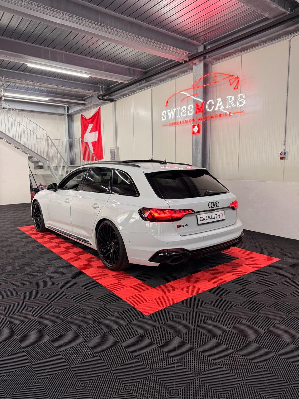 AUDI RS4 Avant quattro tiptronic-image-3
