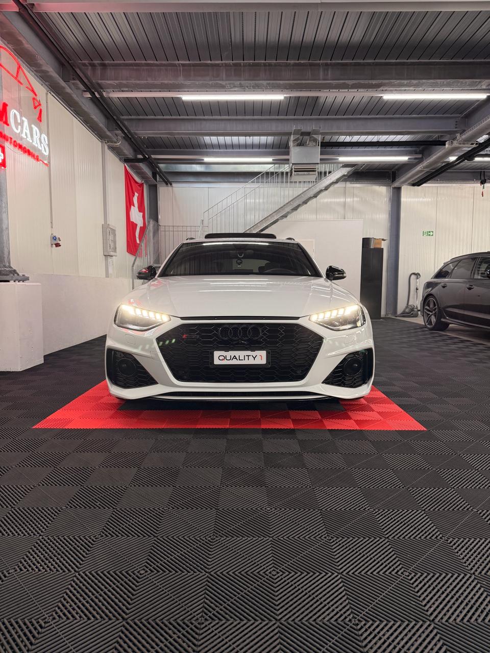 AUDI RS4 Avant quattro tiptronic-image-1