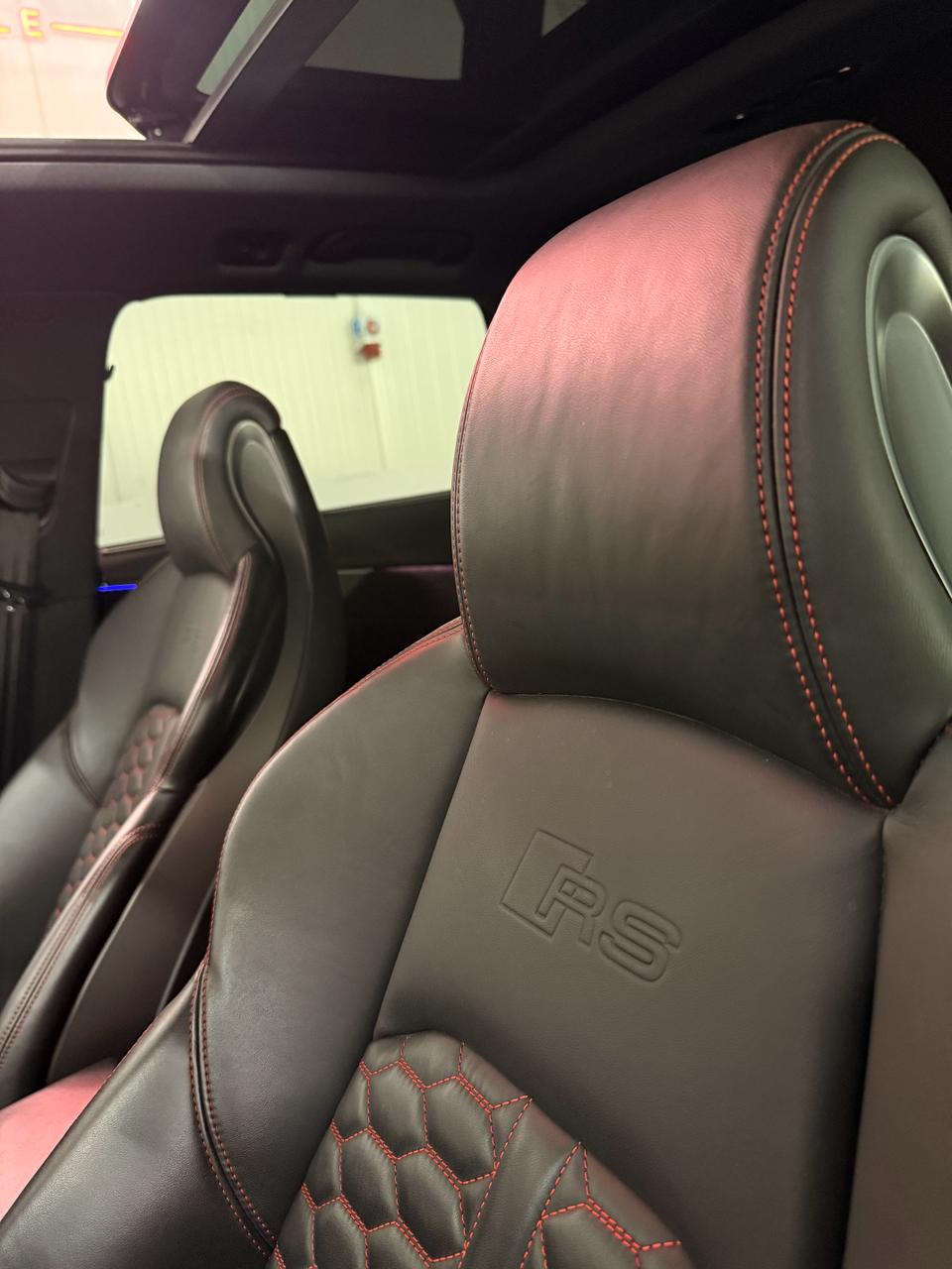 AUDI RS4 Avant quattro tiptronic-image-17