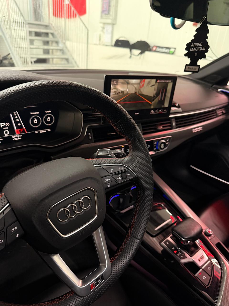 AUDI RS4 Avant quattro tiptronic-image-18