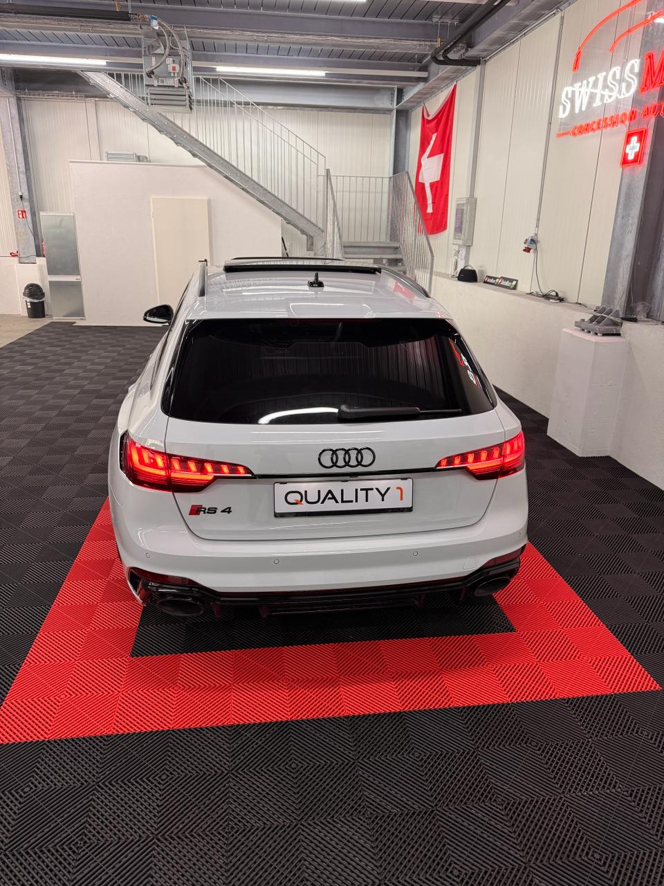 AUDI RS4 Avant quattro tiptronic-image-5