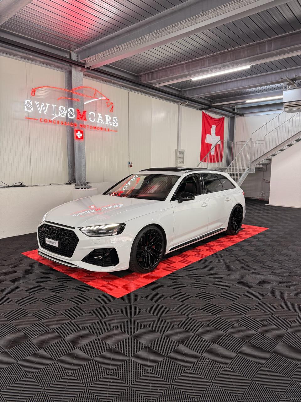 AUDI RS4 Avant quattro tiptronic-image-0