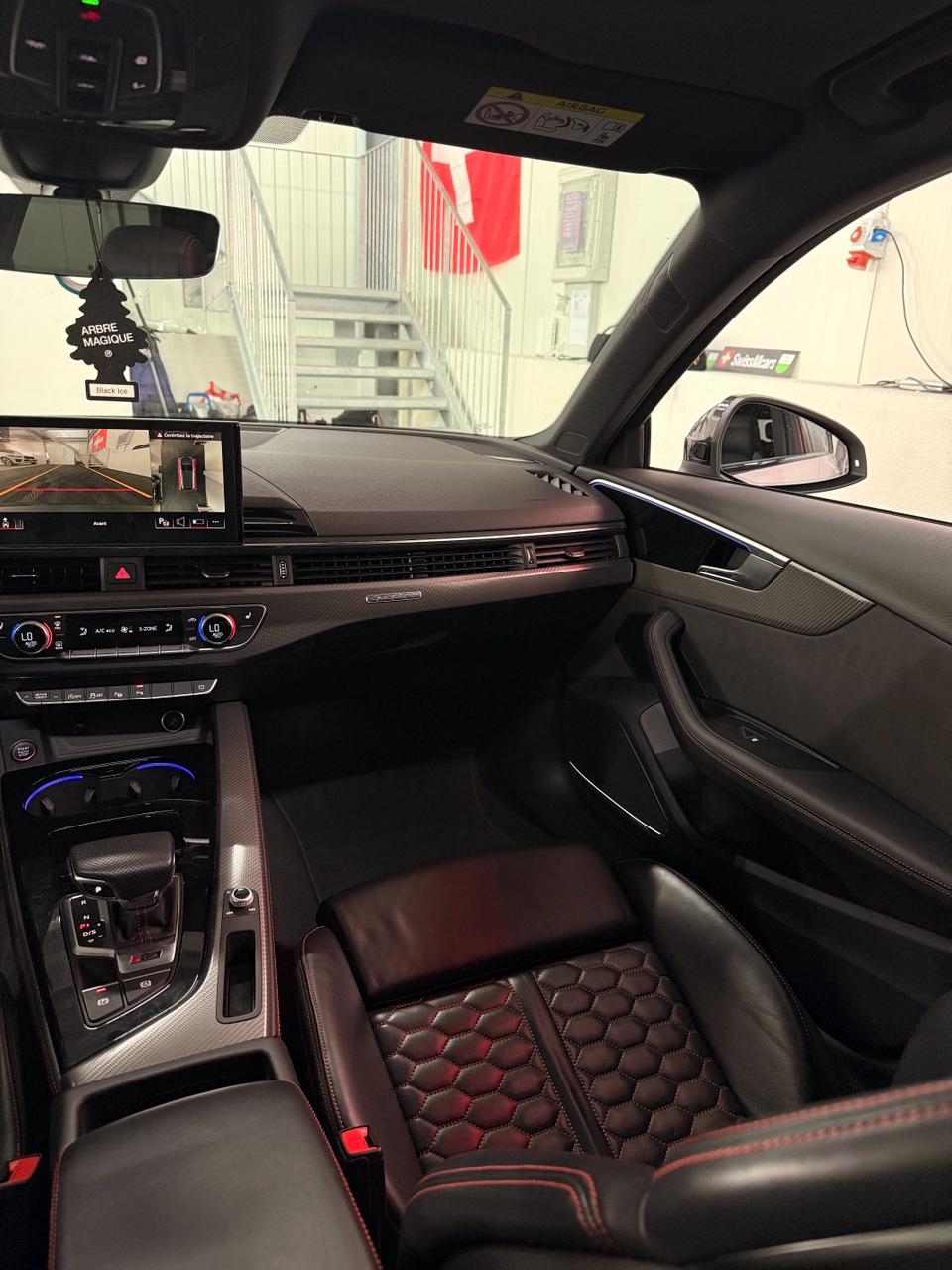 AUDI RS4 Avant quattro tiptronic-image-24