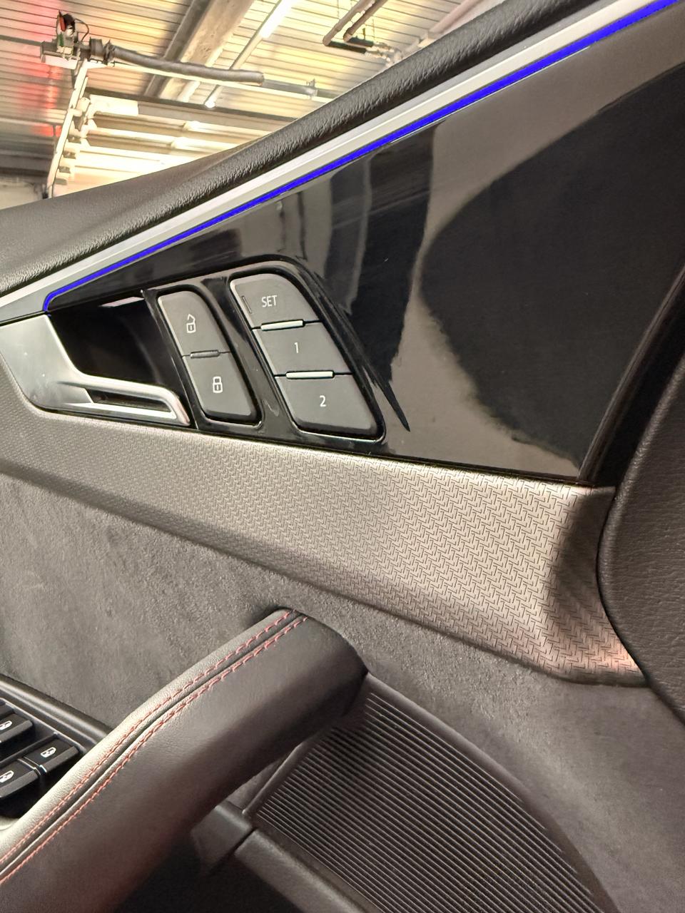 AUDI RS4 Avant quattro tiptronic-image-28