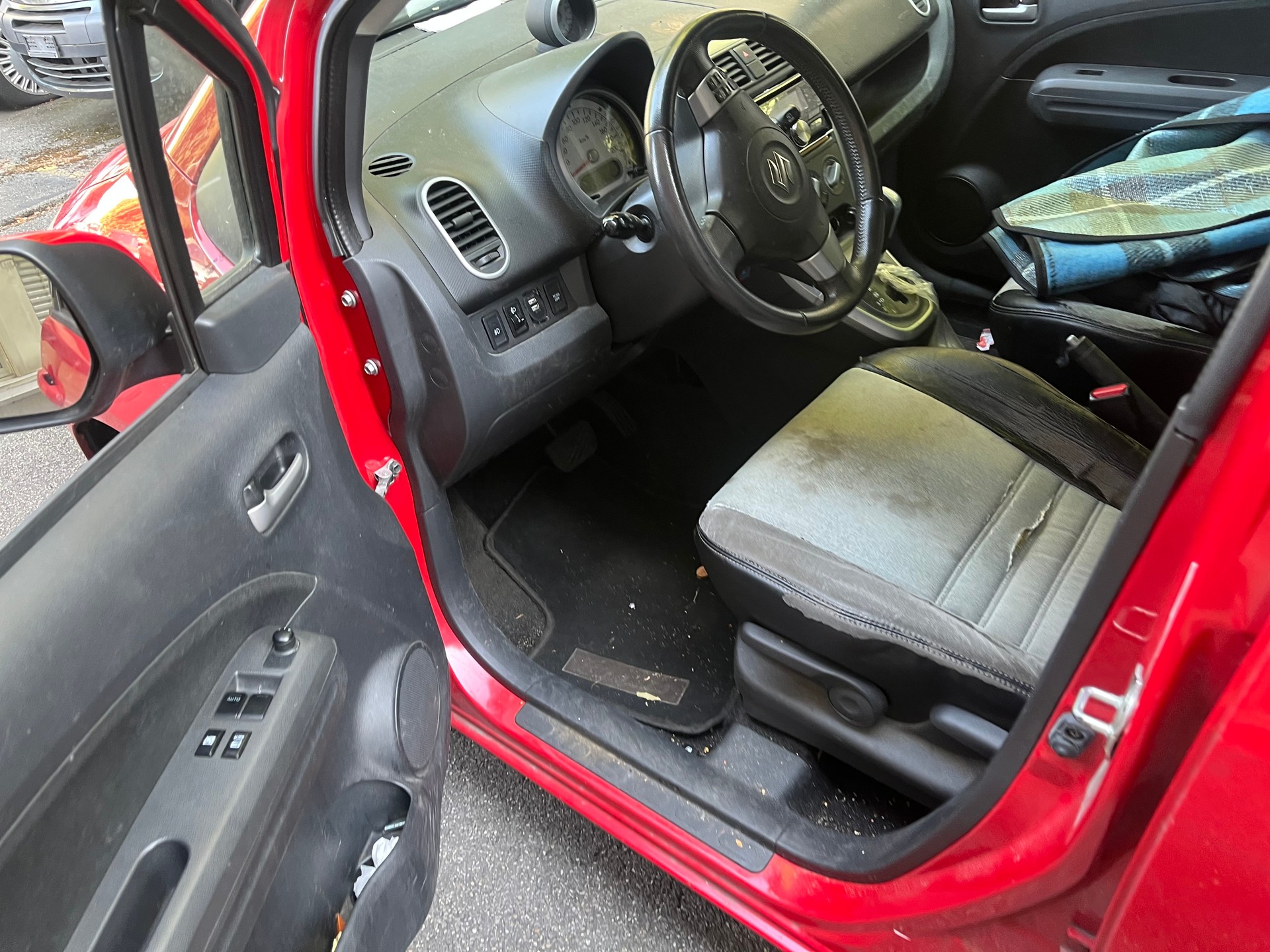 SUZUKI Splash 1.2i 16V GL Automatic-image-11