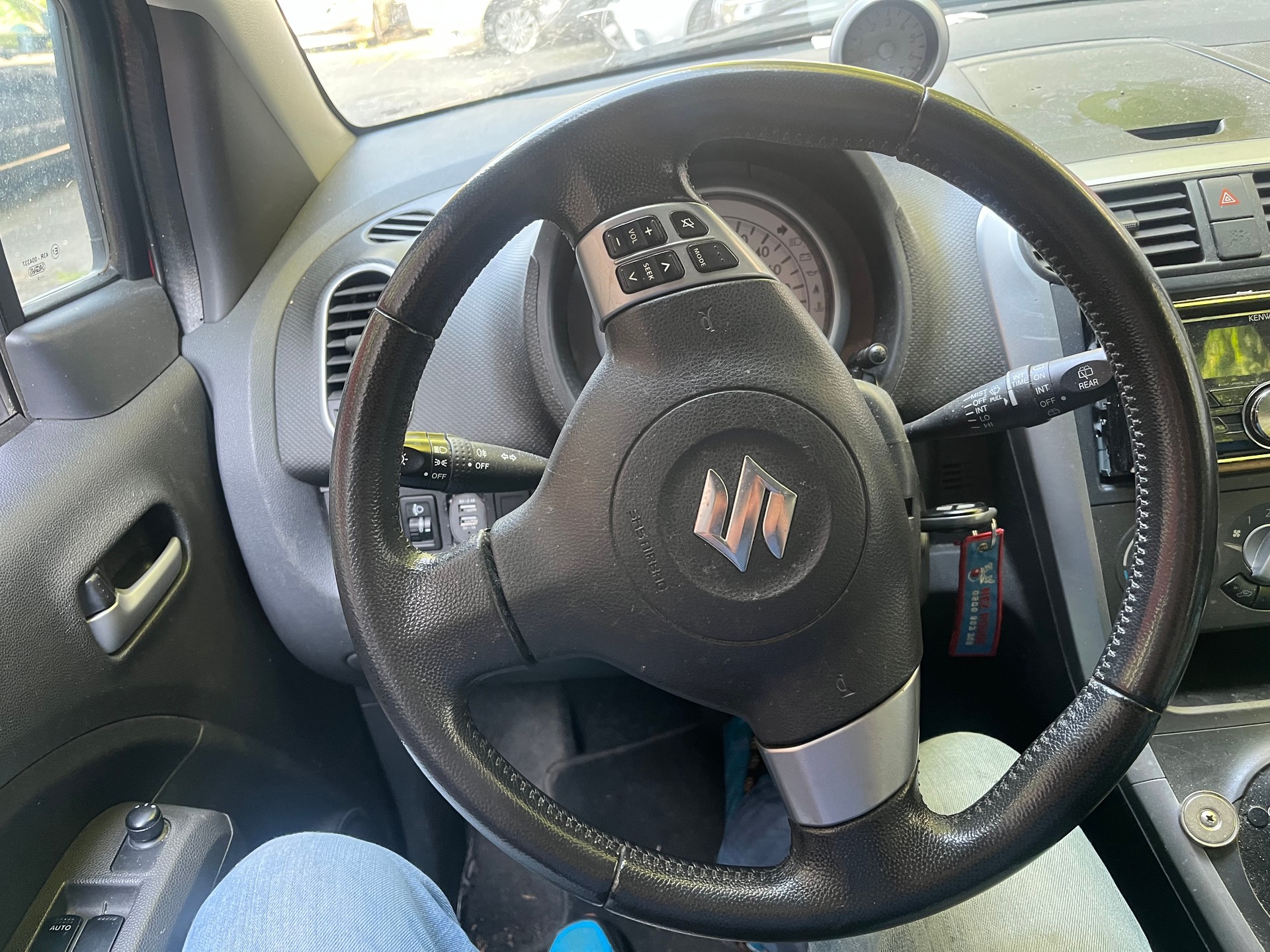 SUZUKI Splash 1.2i 16V GL Automatic-image-9