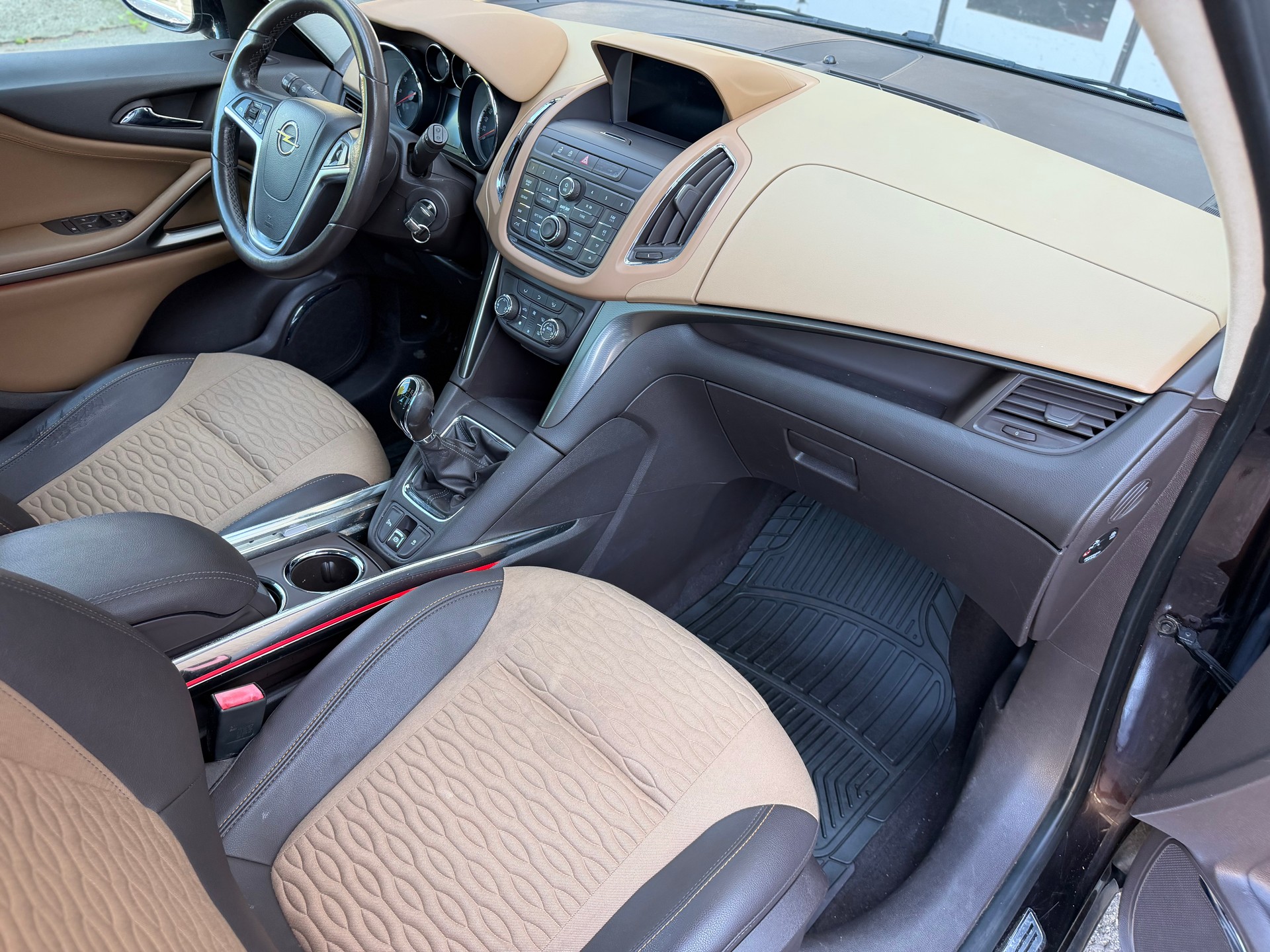 OPEL Zafira Tourer 1.4i 16V Turbo-image-10