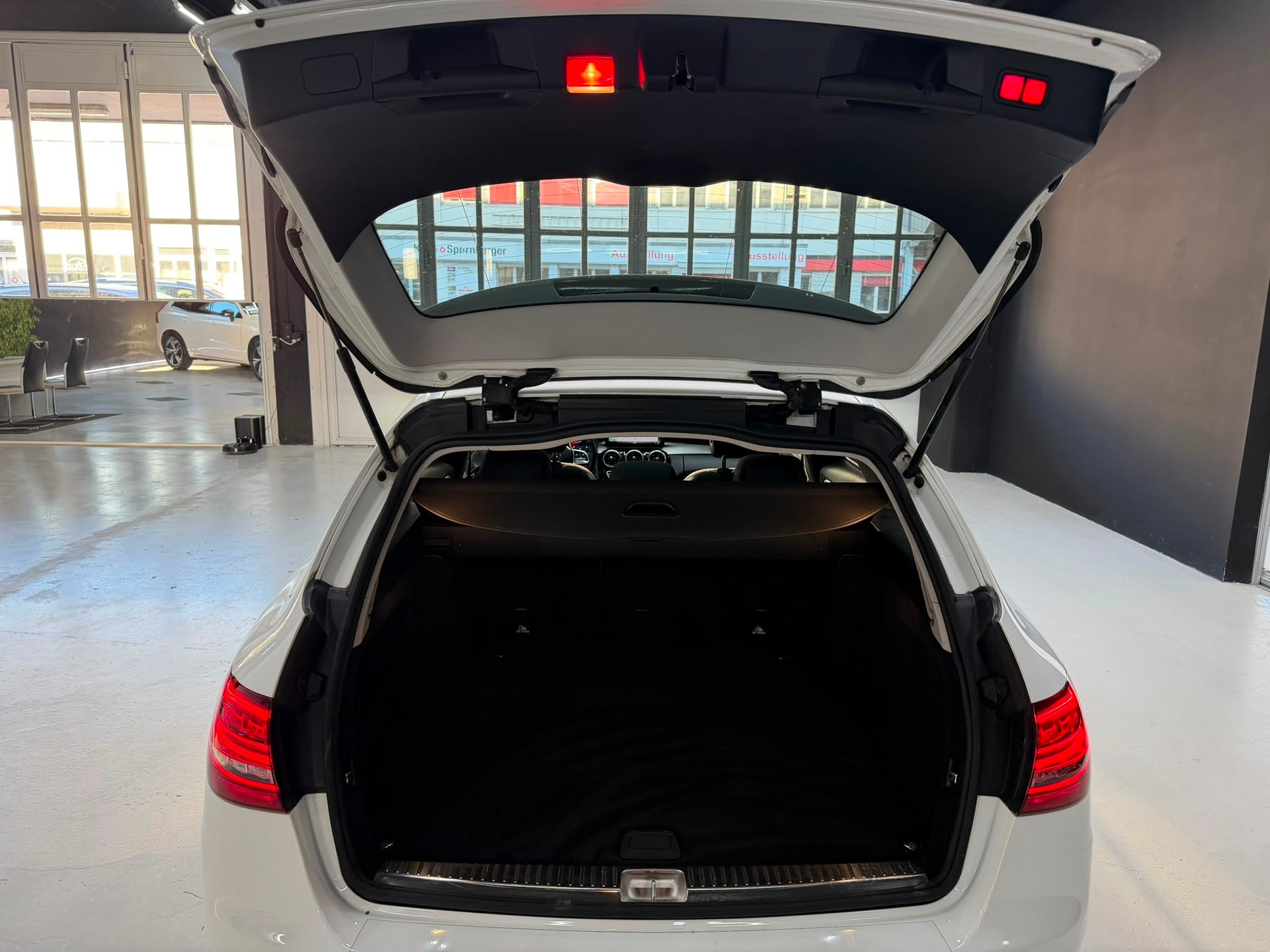 MERCEDES-BENZ C 220 d Swiss Star 4M 9G-Tronic-image-13