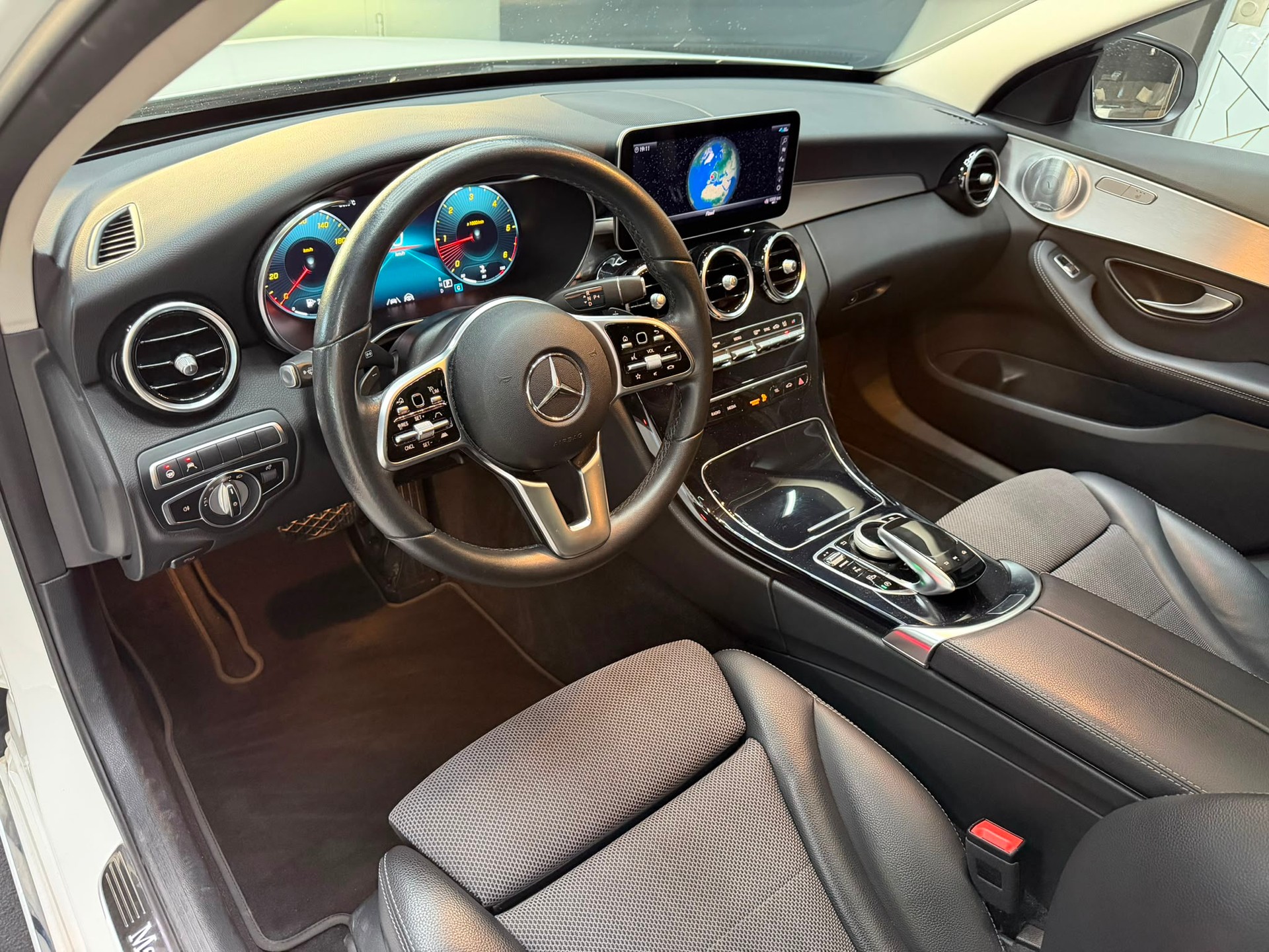 MERCEDES-BENZ C 220 d Swiss Star 4M 9G-Tronic-image-10