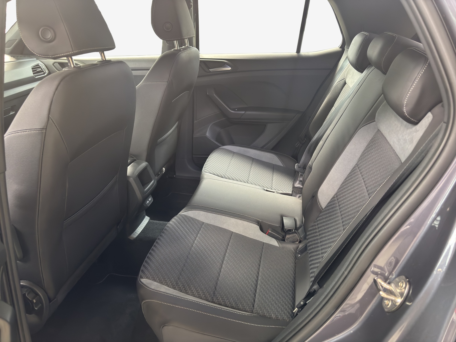 VW T-Cross 1.0 TSI Style DSG-image-11