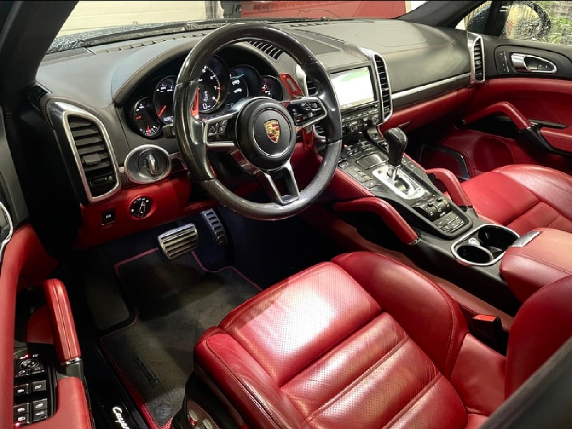 PORSCHE 4.8 V8 Turbo TipT-image-4