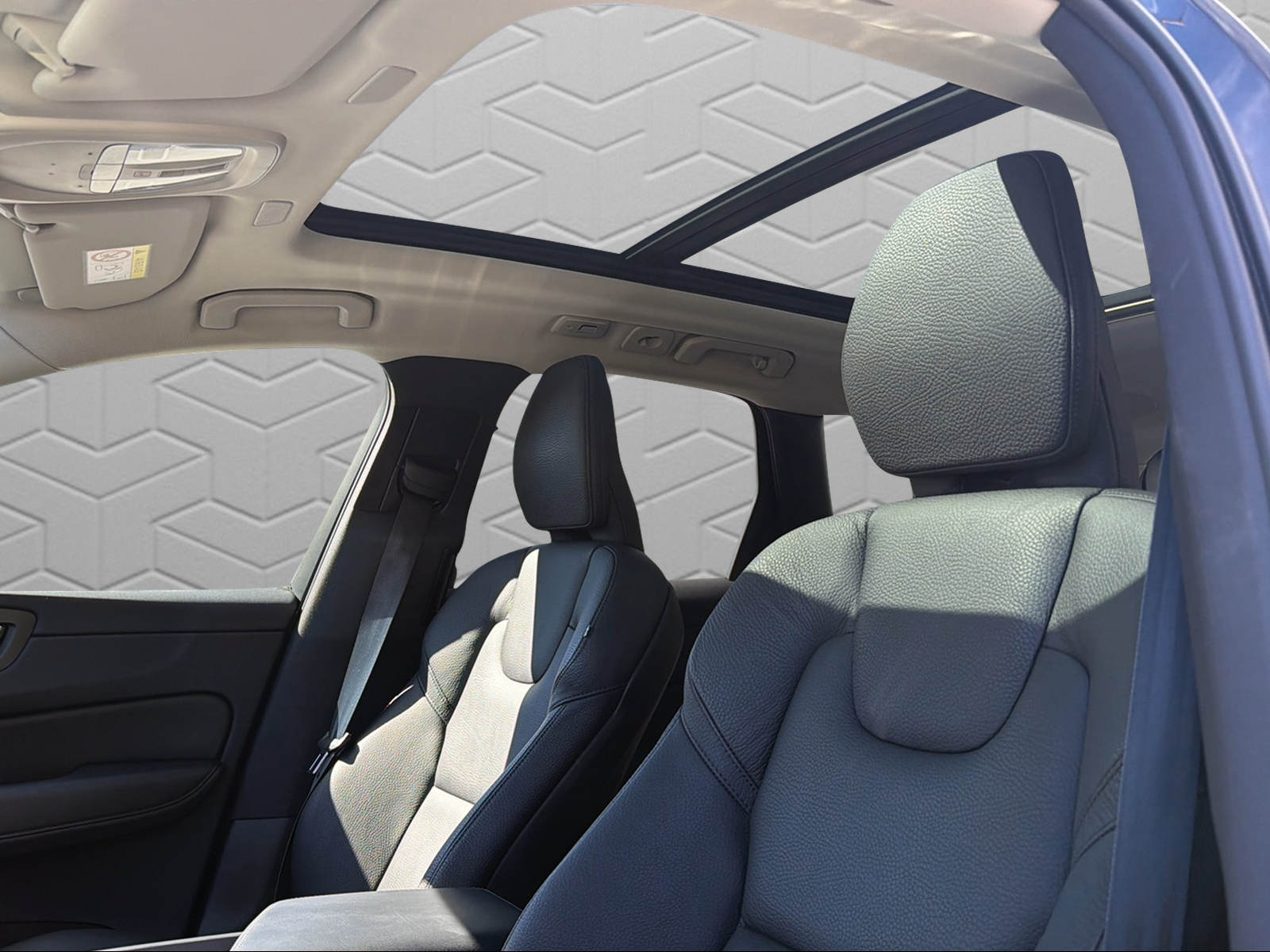 VOLVO VOLVO XC60 2.0 T6 TE Ultimate Dark eAWD-image-16