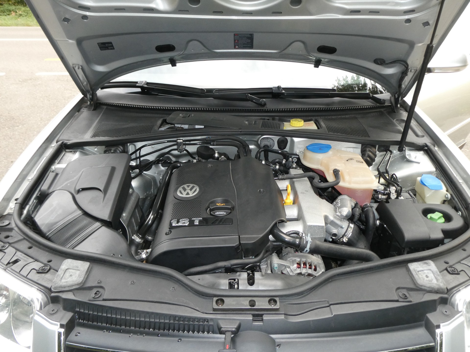VW Passat Variant 1.8 T Comfortline-image-13