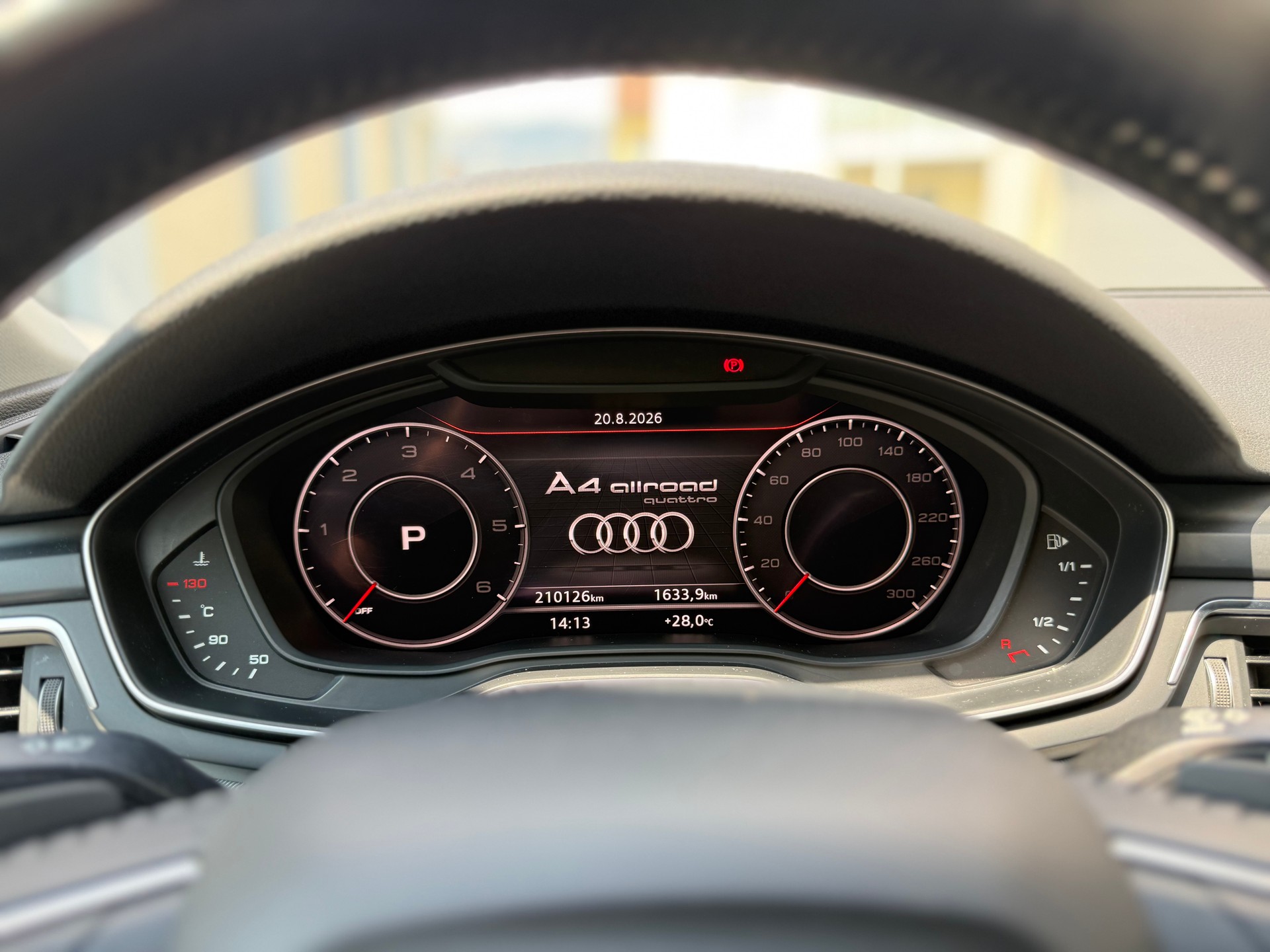 AUDI A4 allroad 3.0 TDI quattro S-tronic-image-14