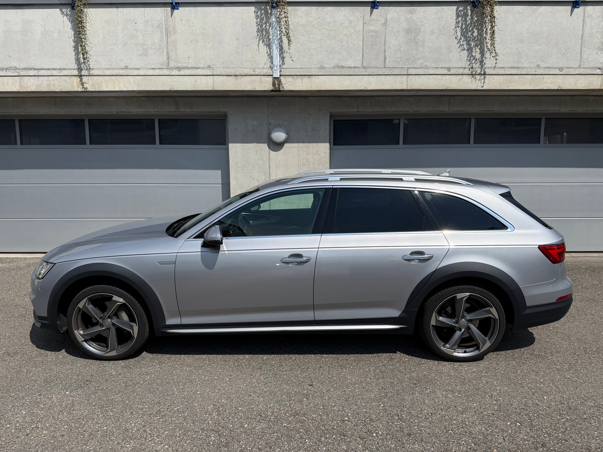 AUDI A4 allroad 3.0 TDI quattro S-tronic-image-6