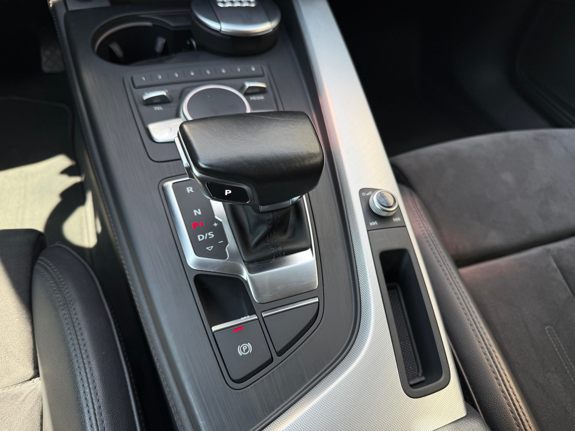AUDI A4 allroad 3.0 TDI quattro S-tronic-image-19
