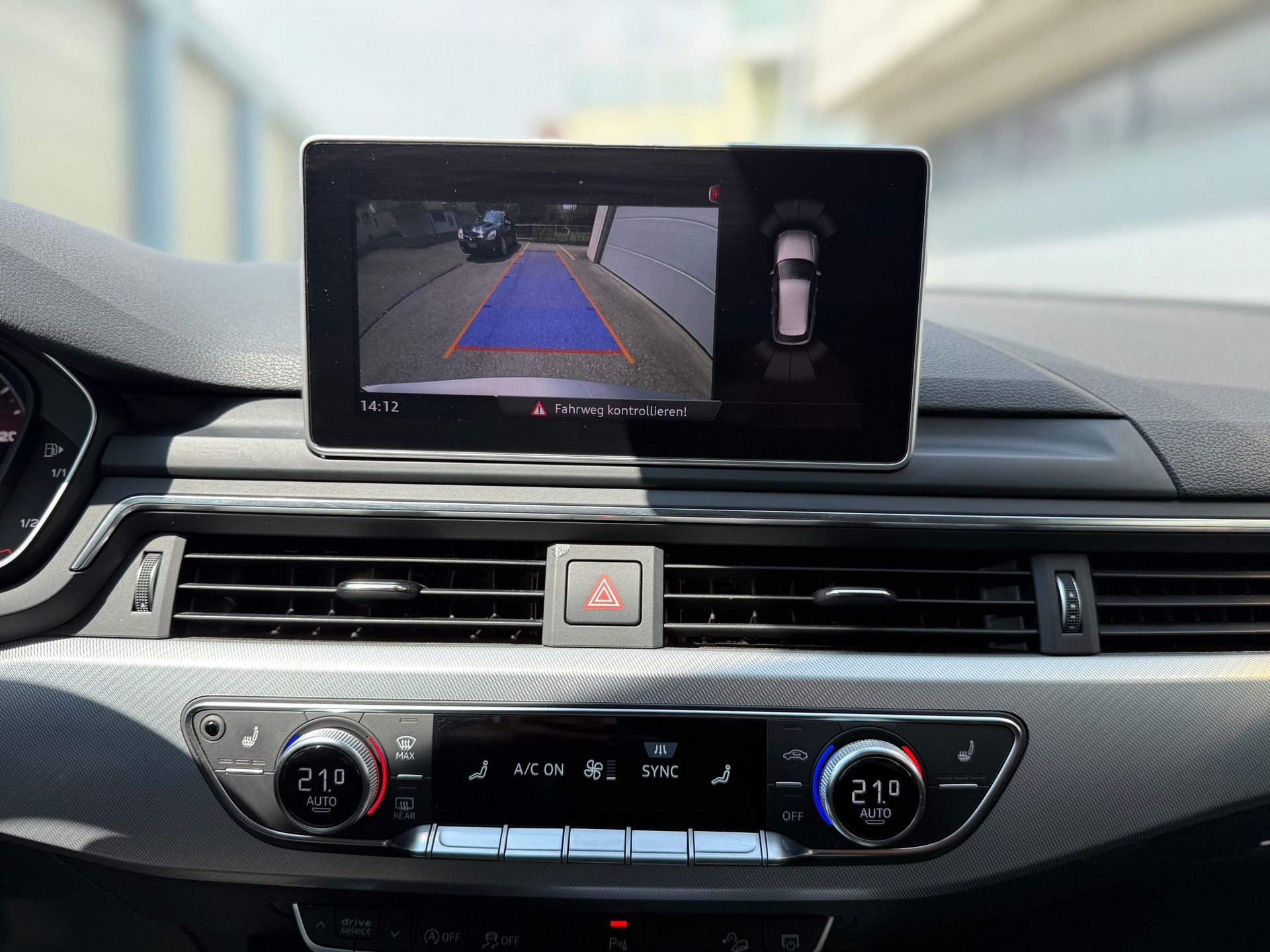 AUDI A4 allroad 3.0 TDI quattro S-tronic-image-16