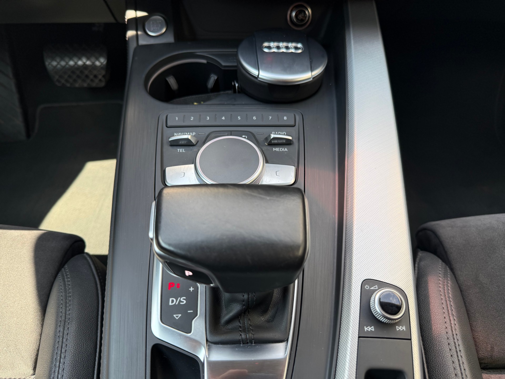 AUDI A4 allroad 3.0 TDI quattro S-tronic-image-18