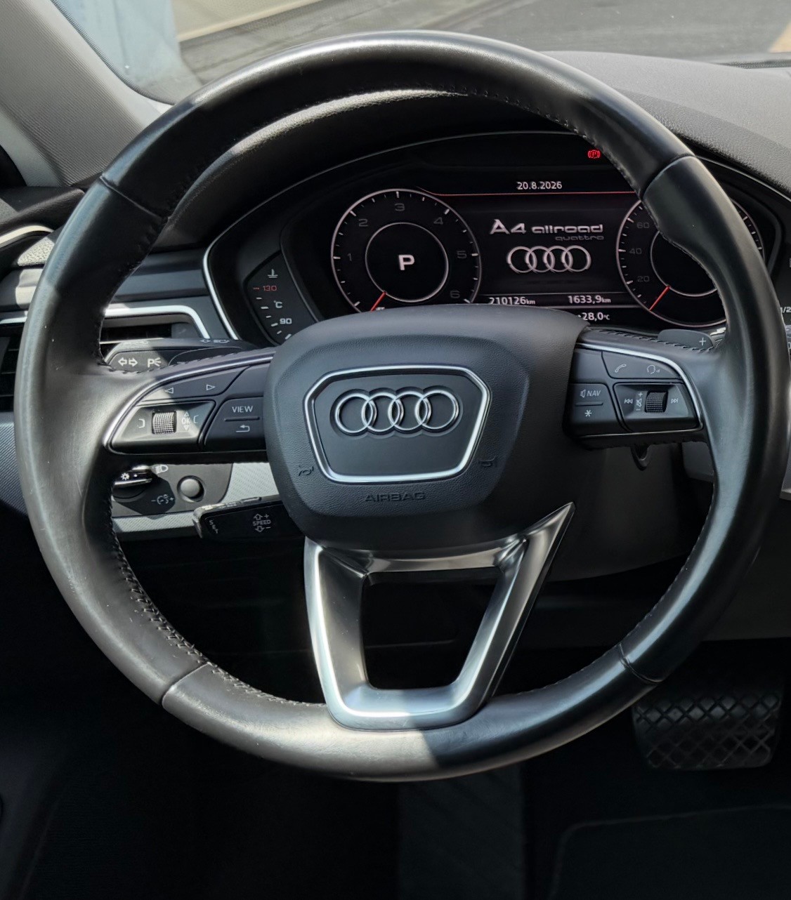AUDI A4 allroad 3.0 TDI quattro S-tronic-image-13