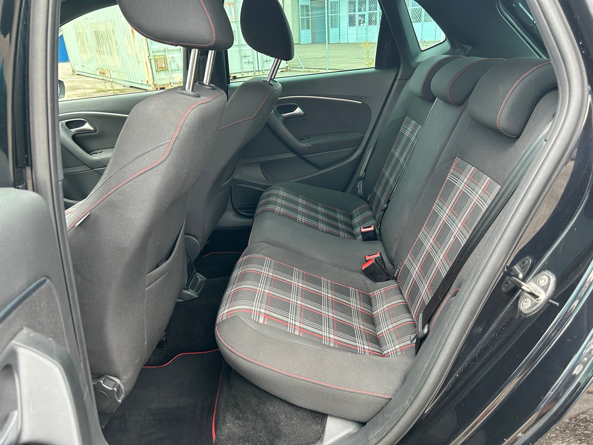 VW Polo 1.8 TSI GTI-image-12
