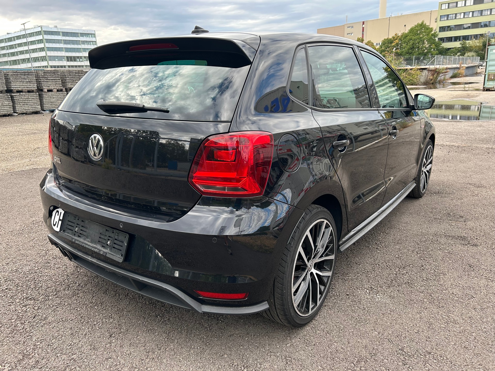 VW Polo 1.8 TSI GTI-image-4
