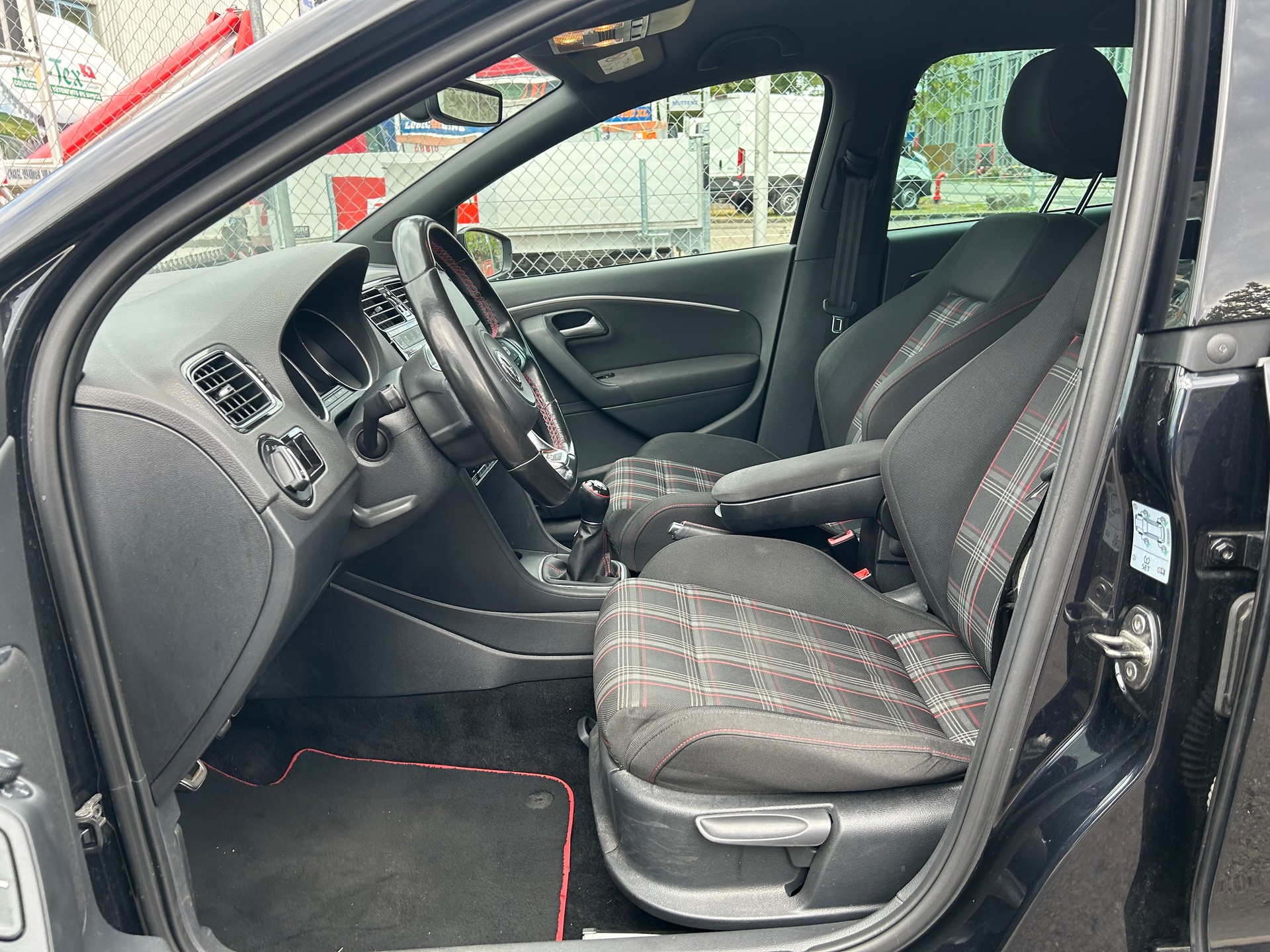 VW Polo 1.8 TSI GTI-image-7