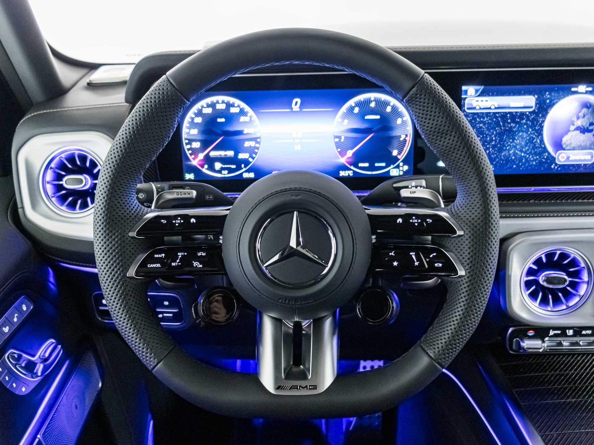 MERCEDES-BENZ G 63 AMG-image-10