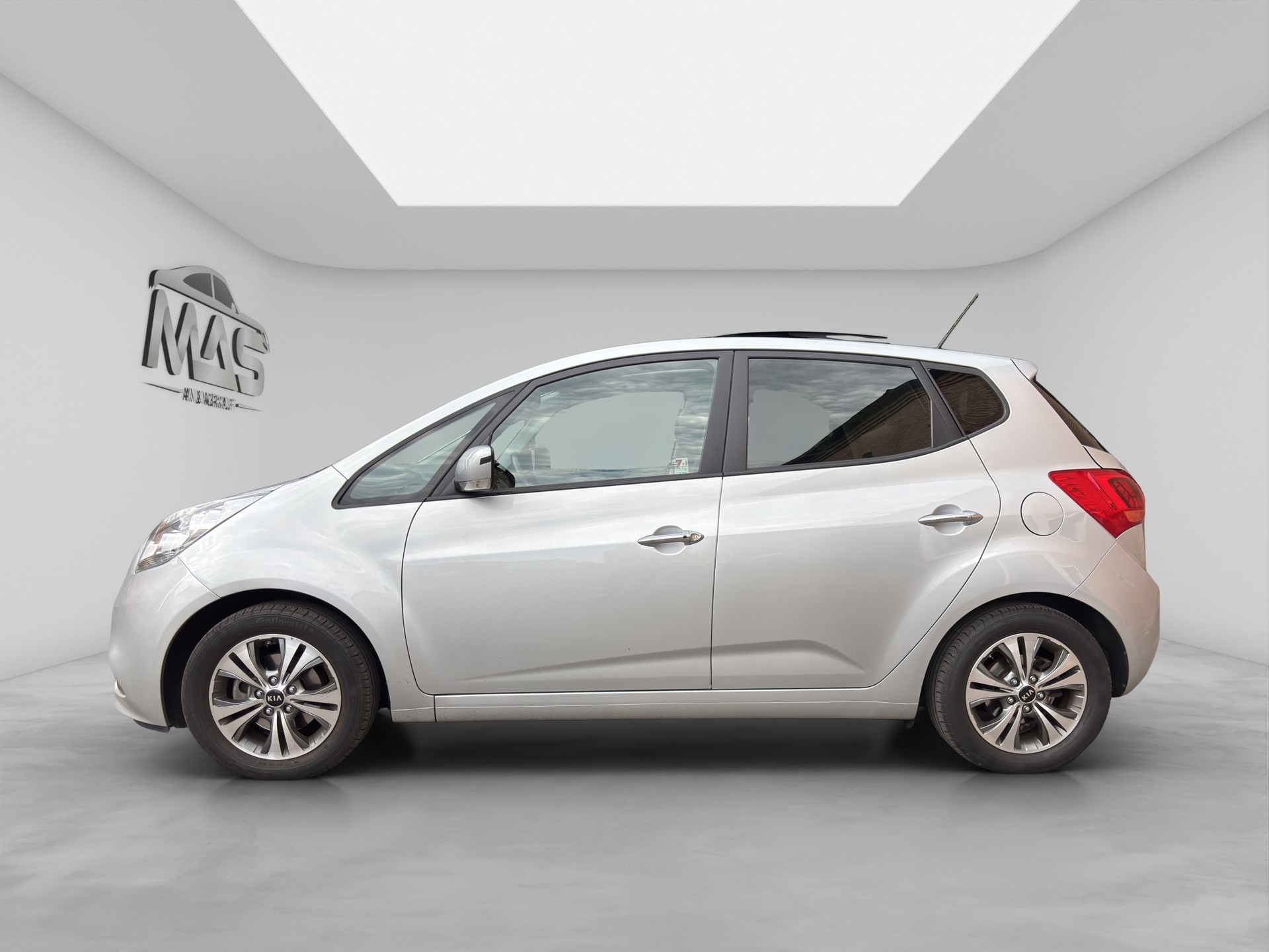 KIA Venga 1.6 CVVT Swiss Champion Automatic-image-2
