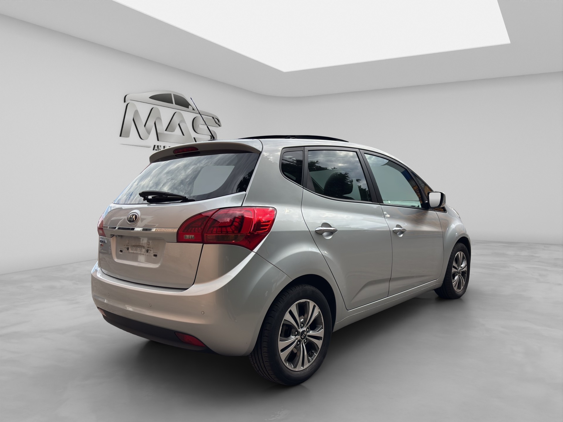 KIA Venga 1.6 CVVT Swiss Champion Automatic-image-5