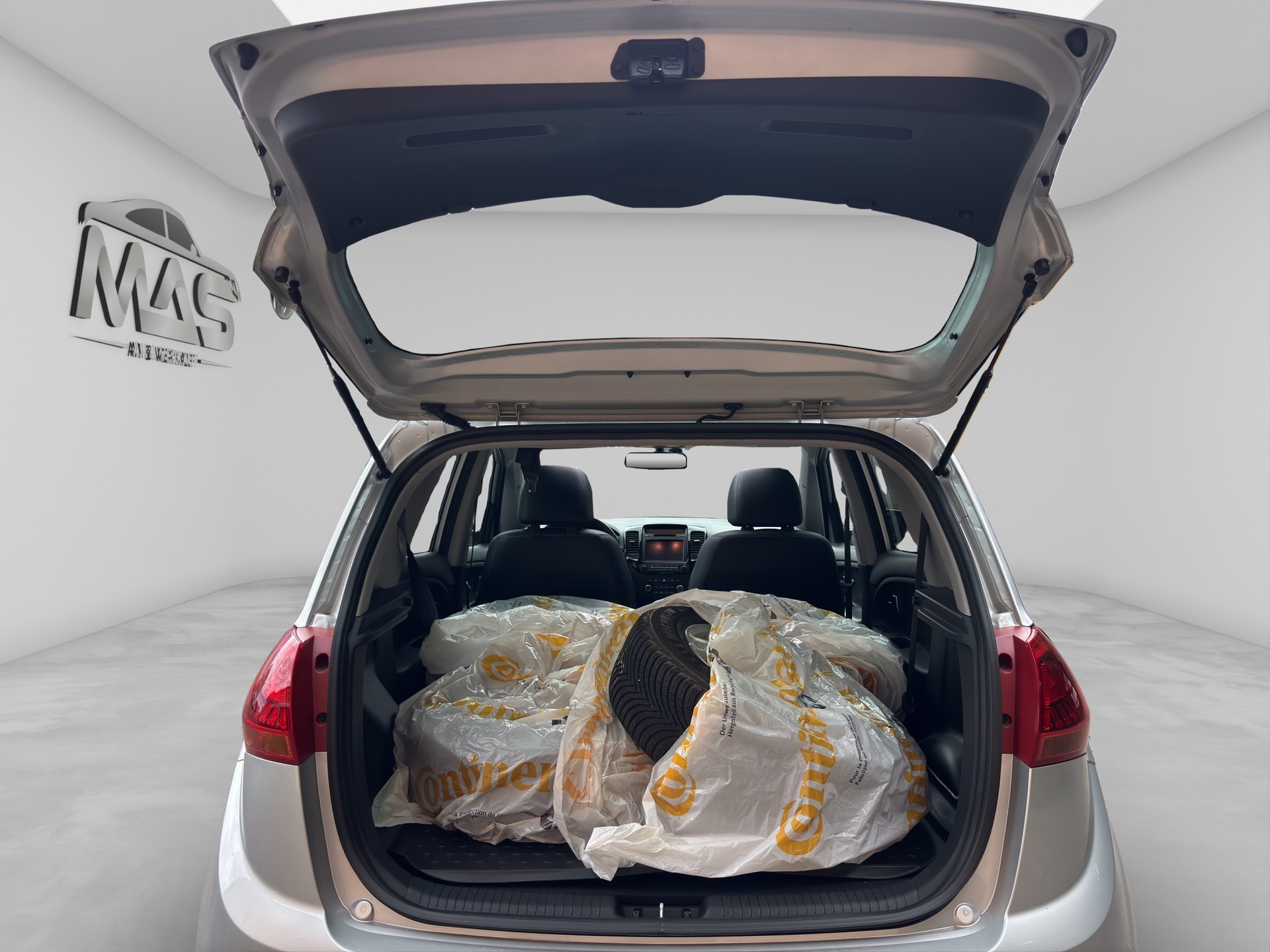 KIA Venga 1.6 CVVT Swiss Champion Automatic-image-15