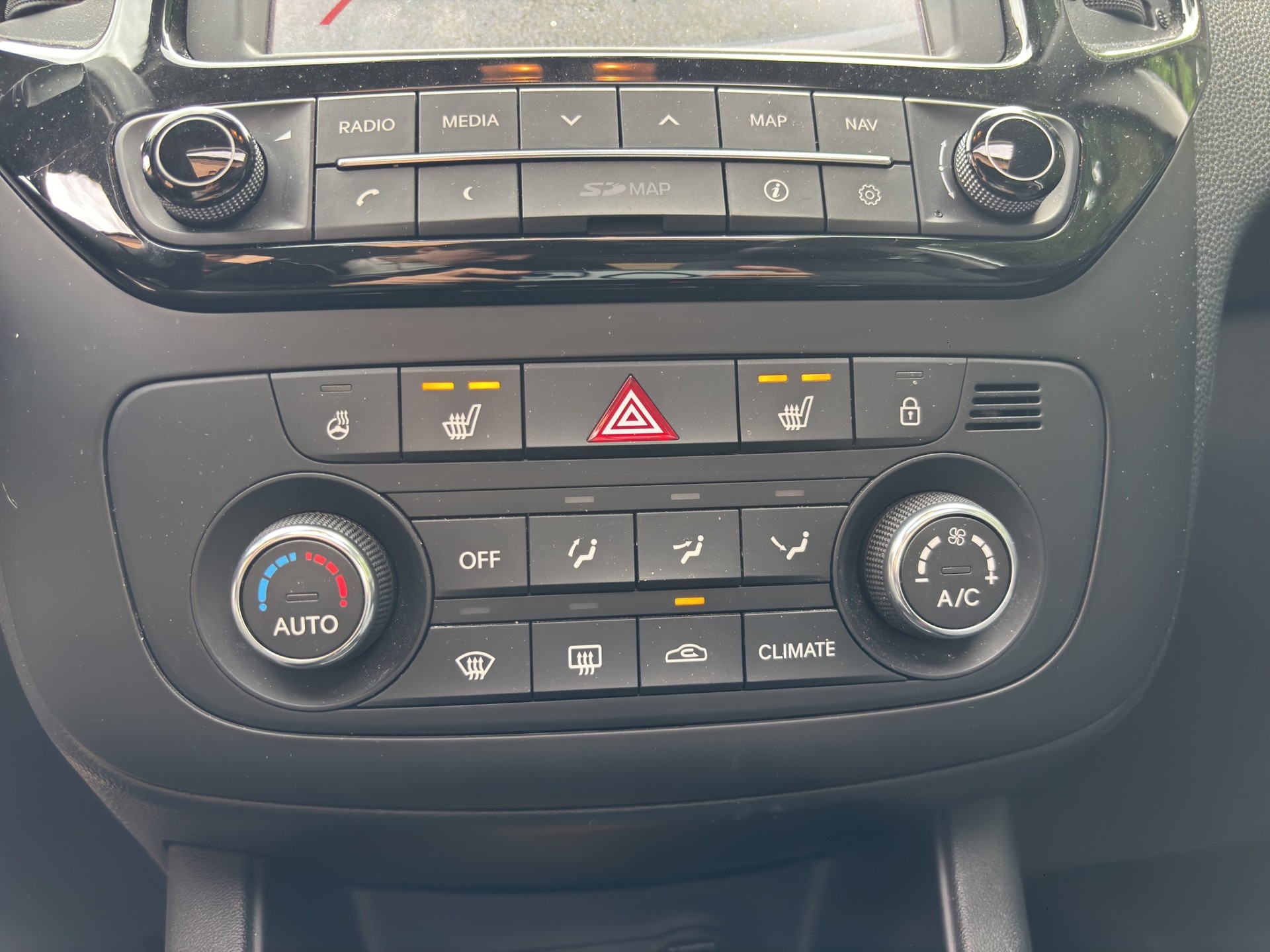 KIA Venga 1.6 CVVT Swiss Champion Automatic-image-13