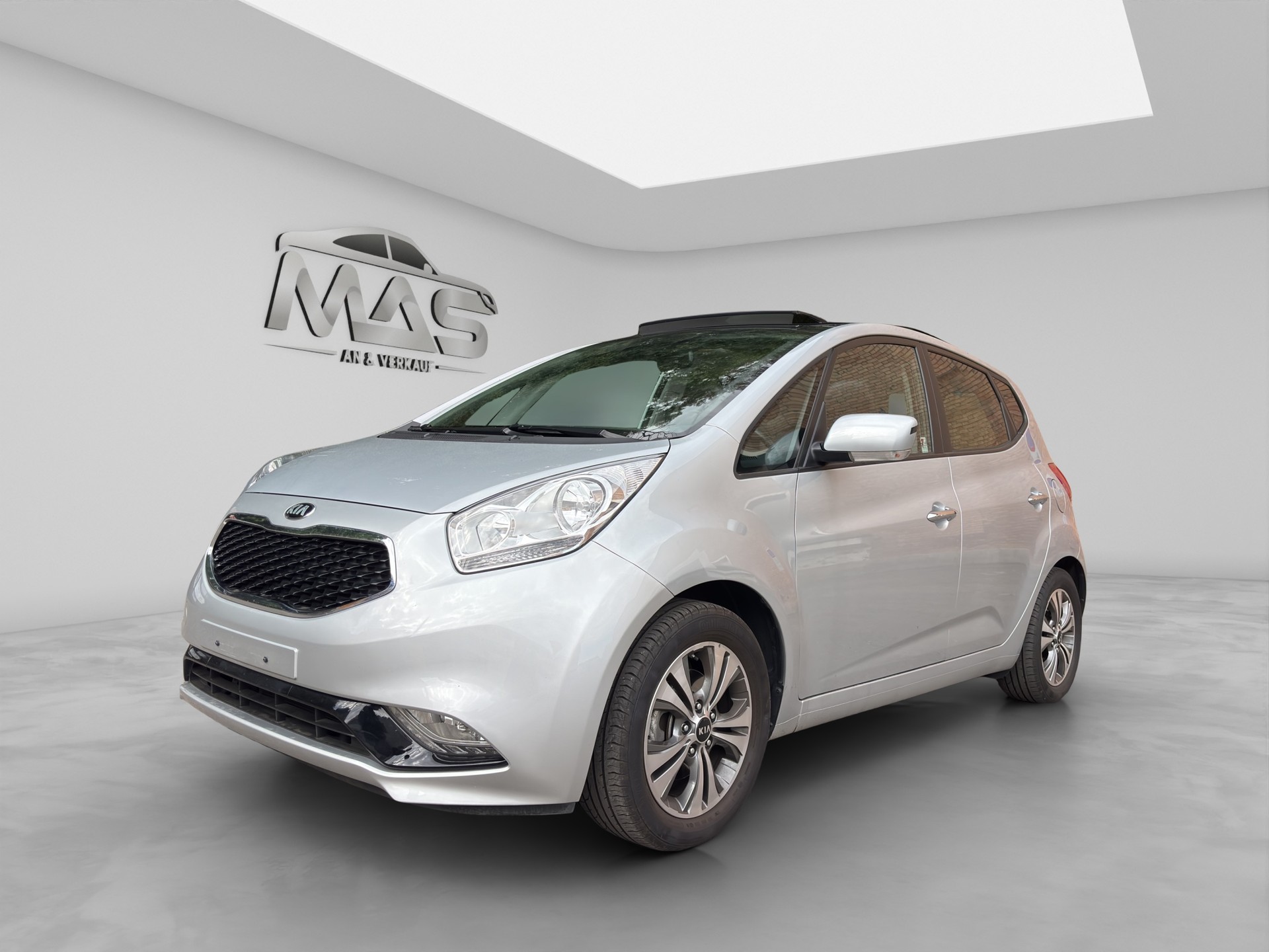 KIA Venga 1.6 CVVT Swiss Champion Automatic-image-0