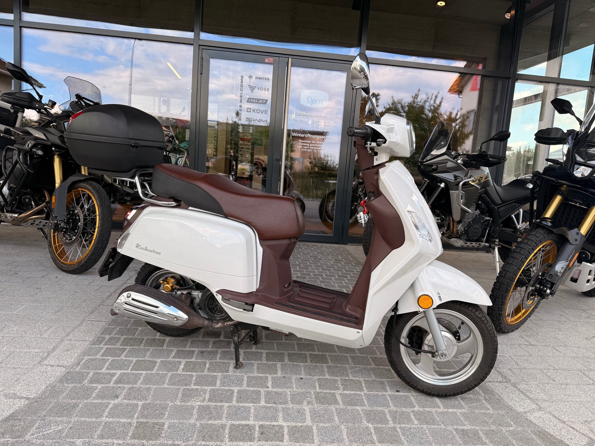 VENGO Zahara 125i