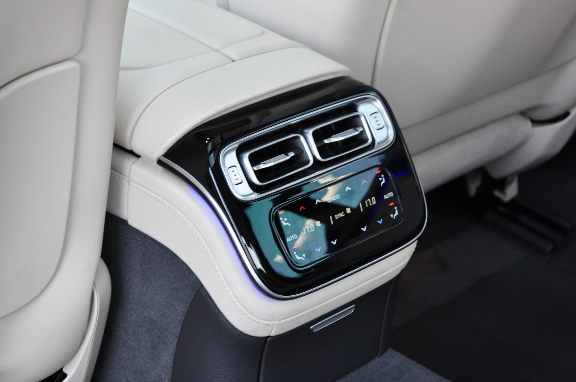 MERCEDES-BENZ S 580 L 4Matic AMG Line 9G-Tronic-image-30