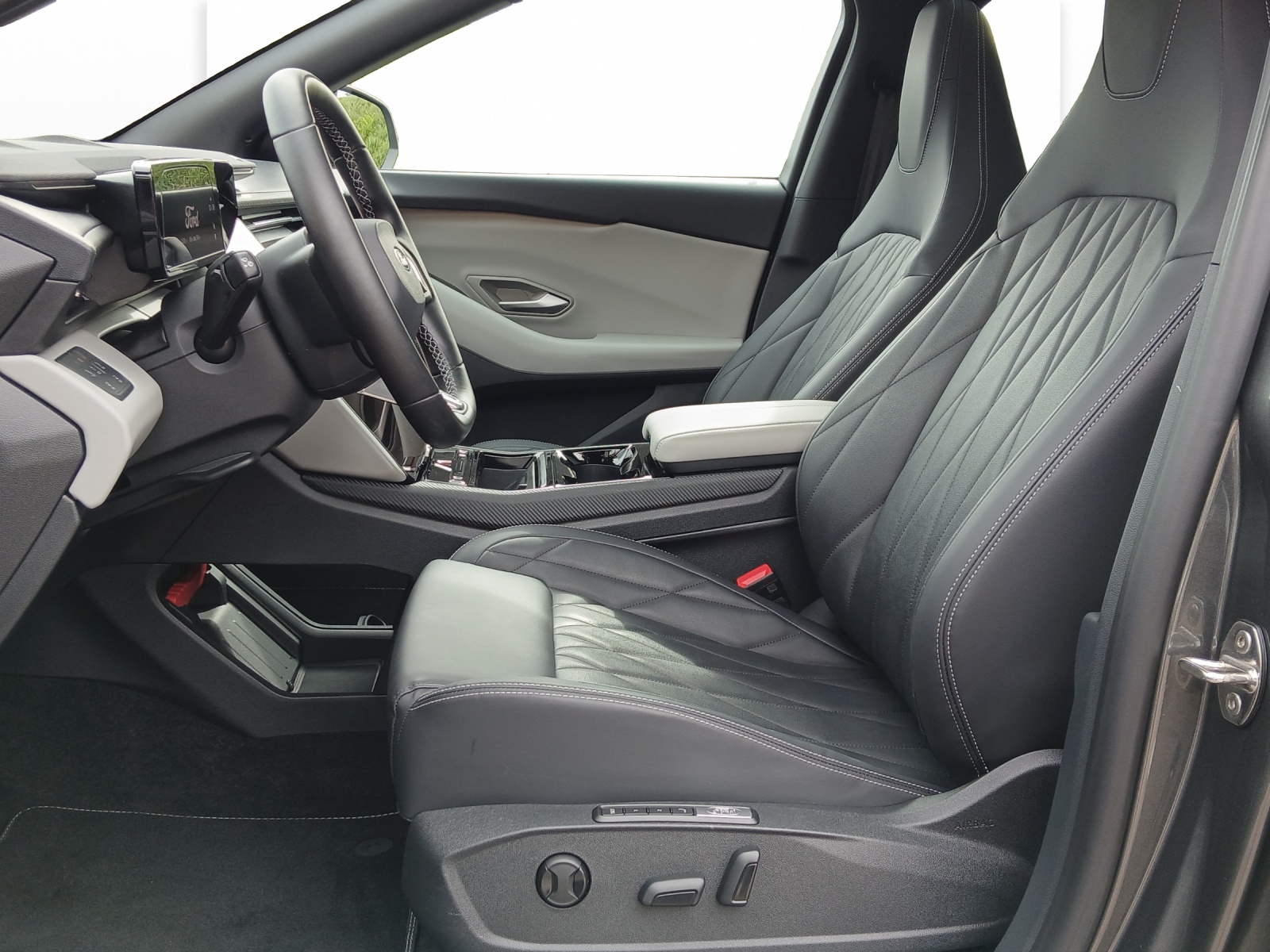 FORD Capri Extended Range Premium AWD 340 PS-image-6