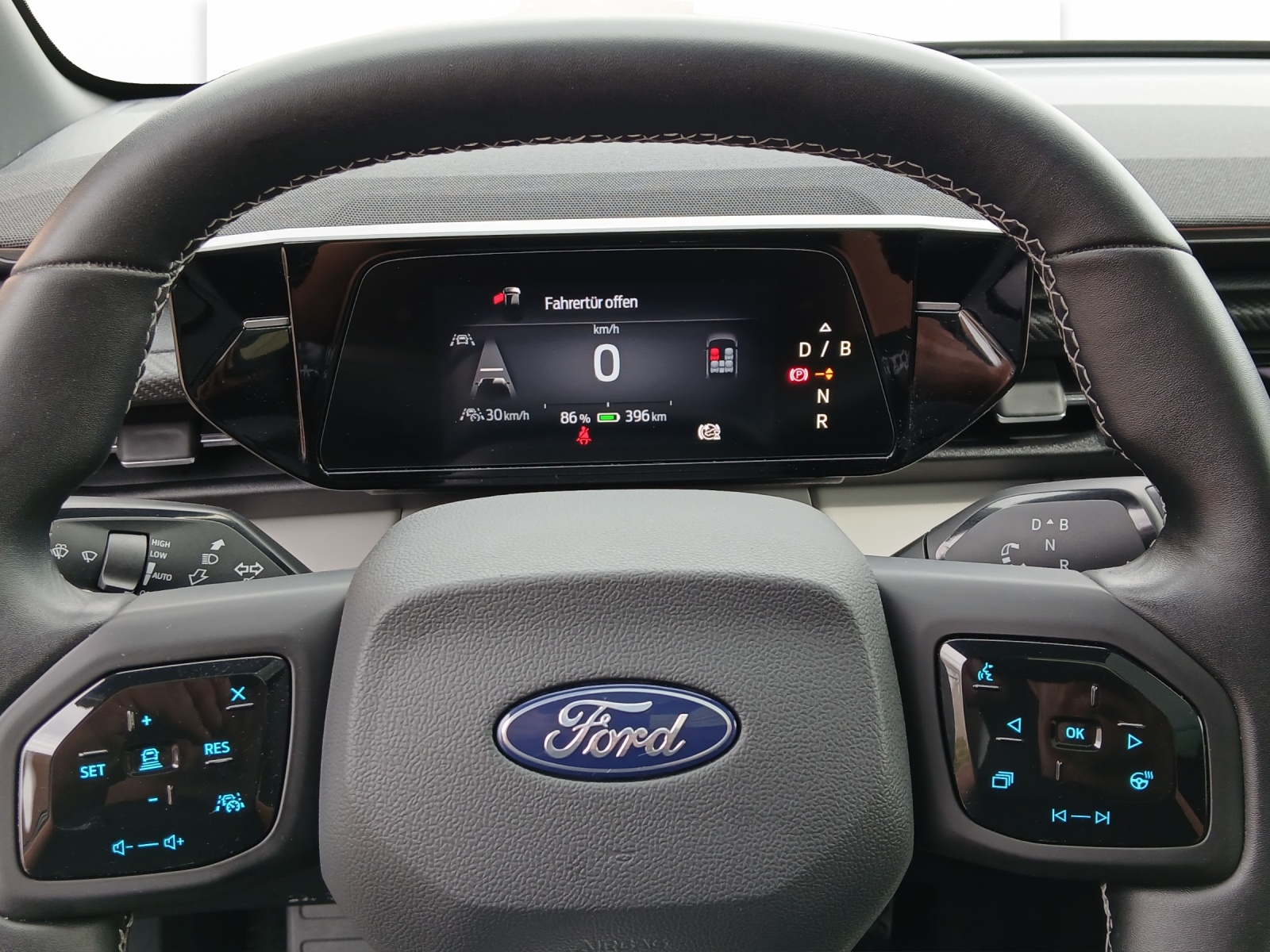 FORD Capri Extended Range Premium AWD 340 PS-image-7