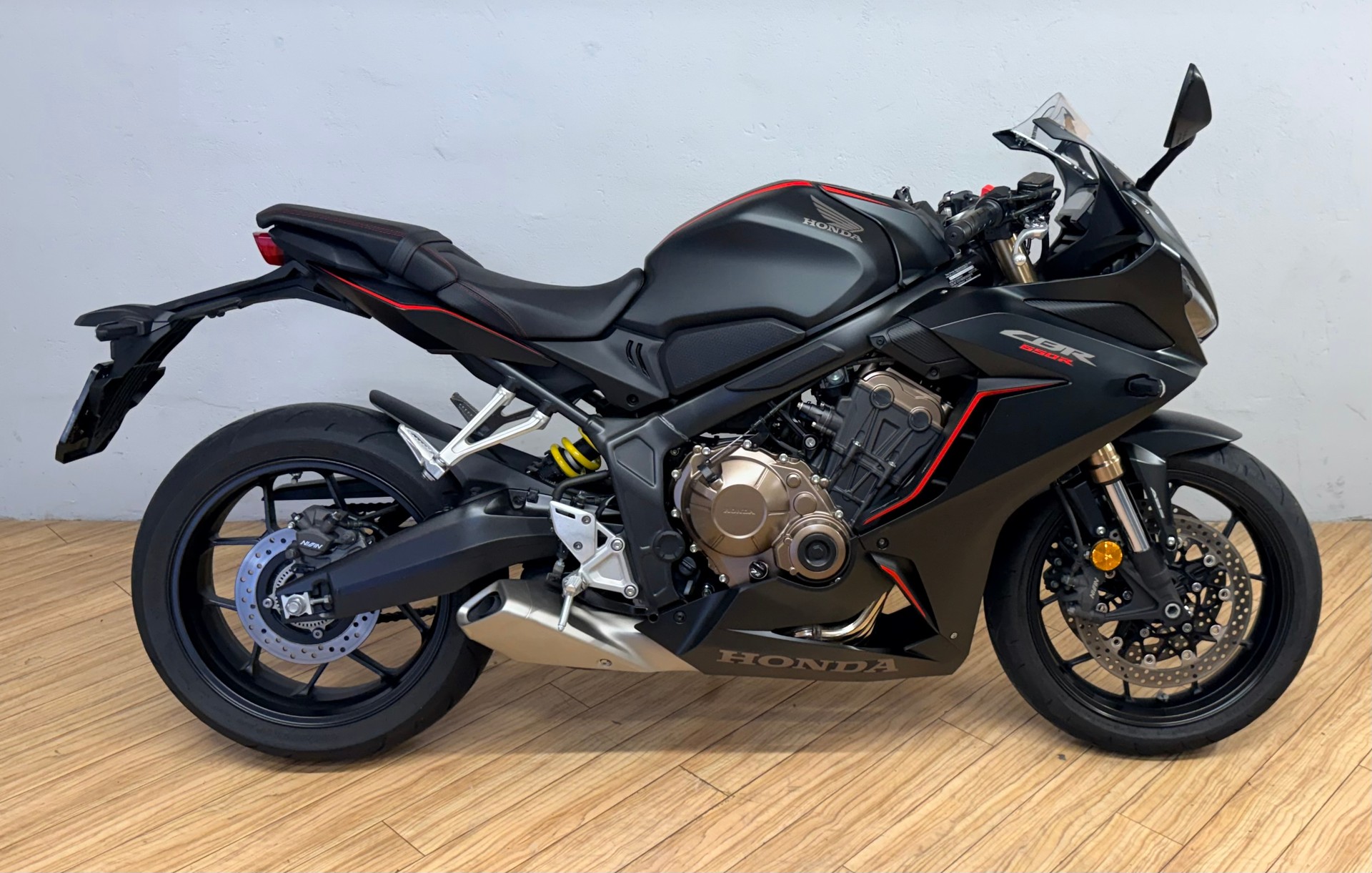 HONDA CBR 650 R ABS-showroom-element-1