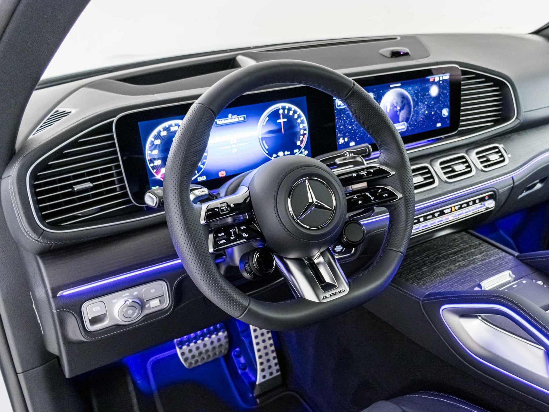 MERCEDES-BENZ GLE 53 AMG HYBRID 4MATIC+ Coupé-image-9