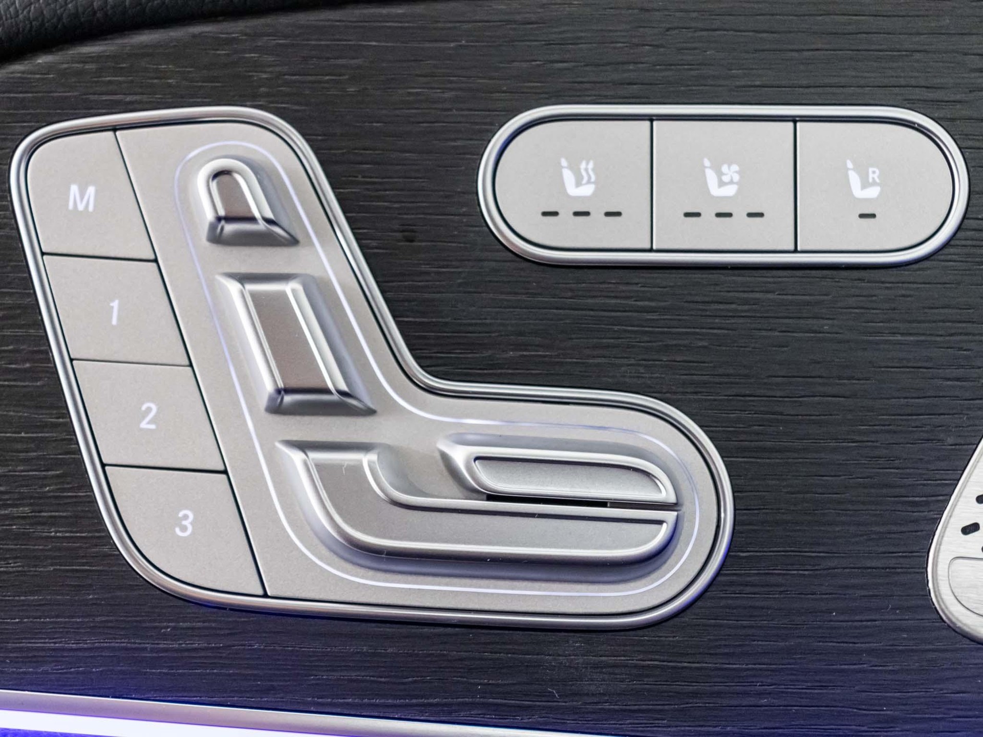 MERCEDES-BENZ GLE 53 AMG HYBRID 4MATIC+ Coupé-image-12