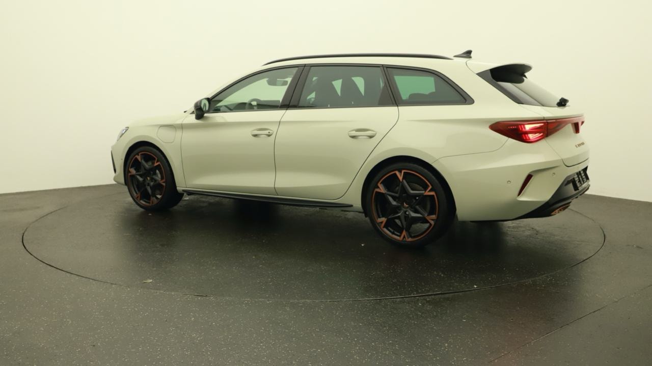 CUPRA LEON ST 1.5 e-HYBRID pHEV VZ DSG-image-2