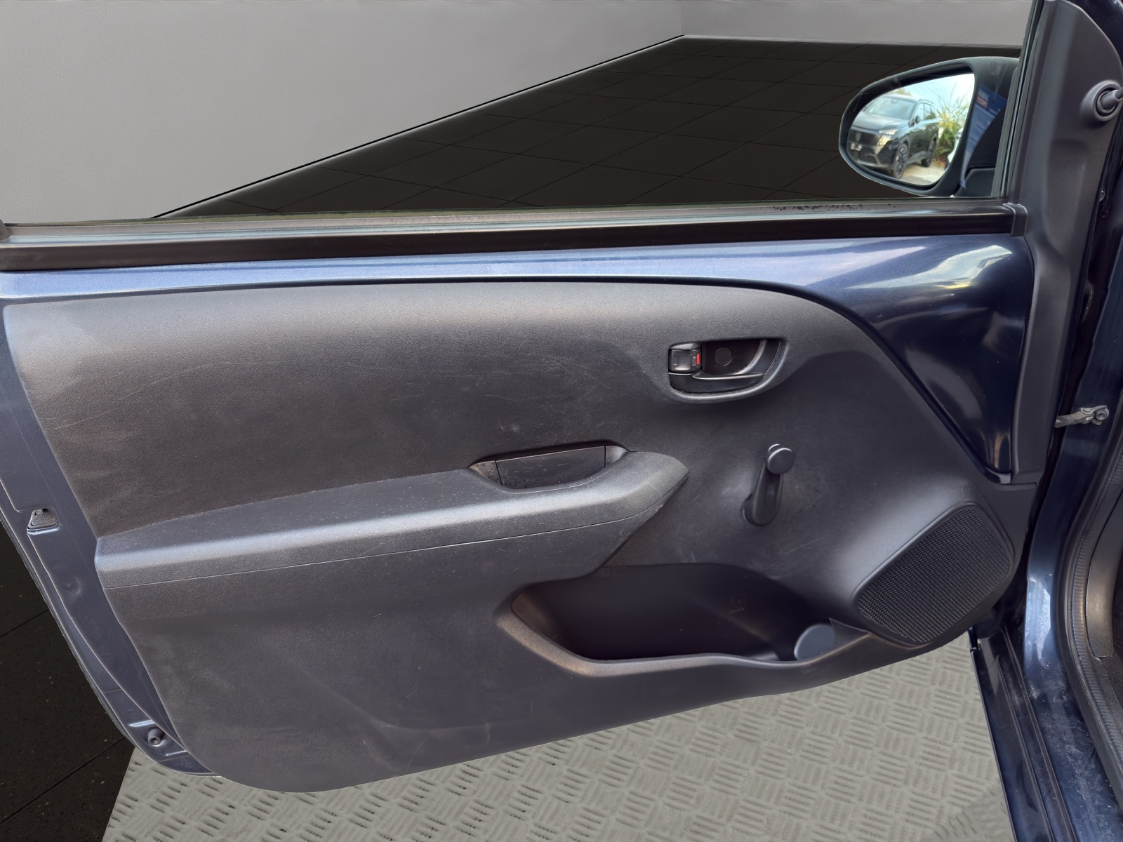 PEUGEOT 108 1.0 VTi Access-image-11