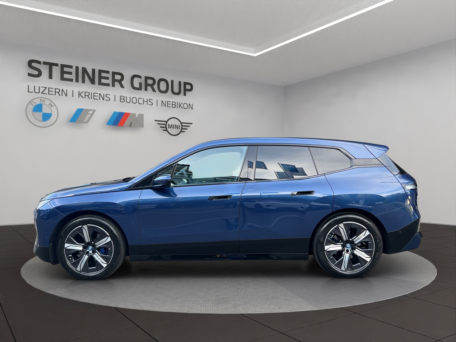 BMW iX xDrive40-image-8