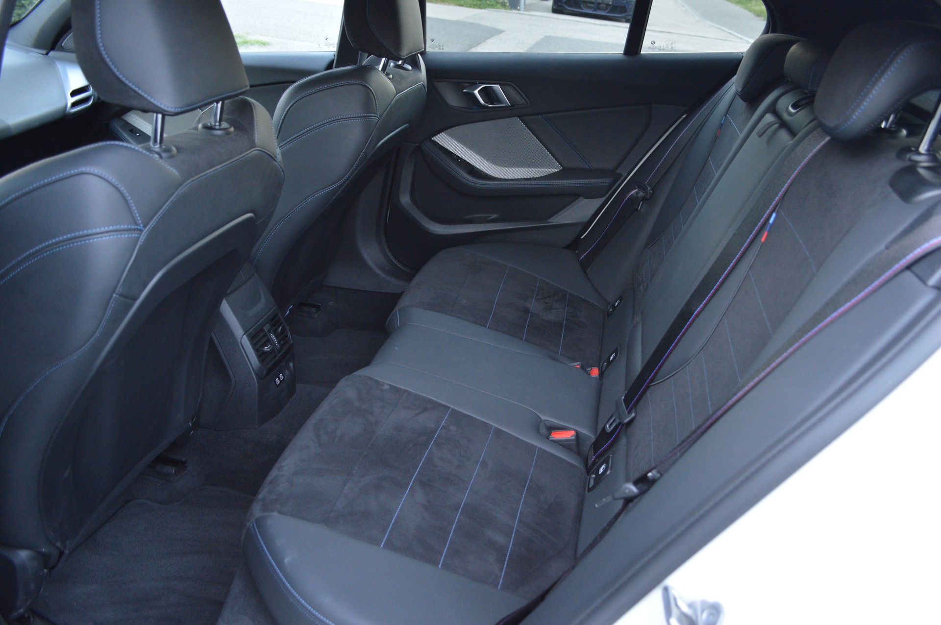 BMW 120d M Sport Pro Steptronic-image-23