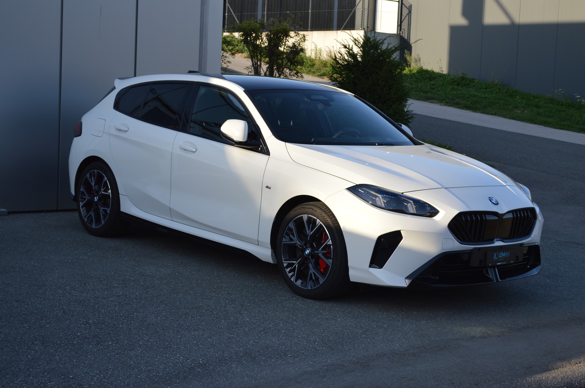 BMW 120d M Sport Pro Steptronic-image-2