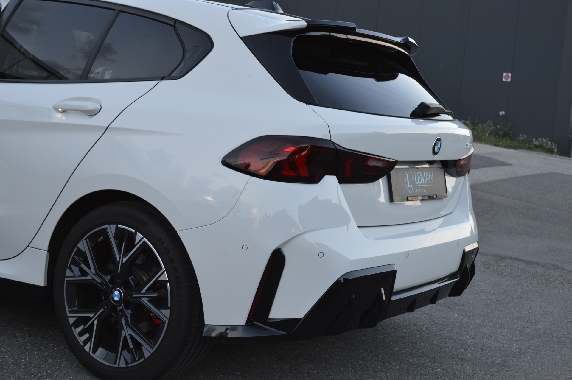 BMW 120d M Sport Pro Steptronic-image-9