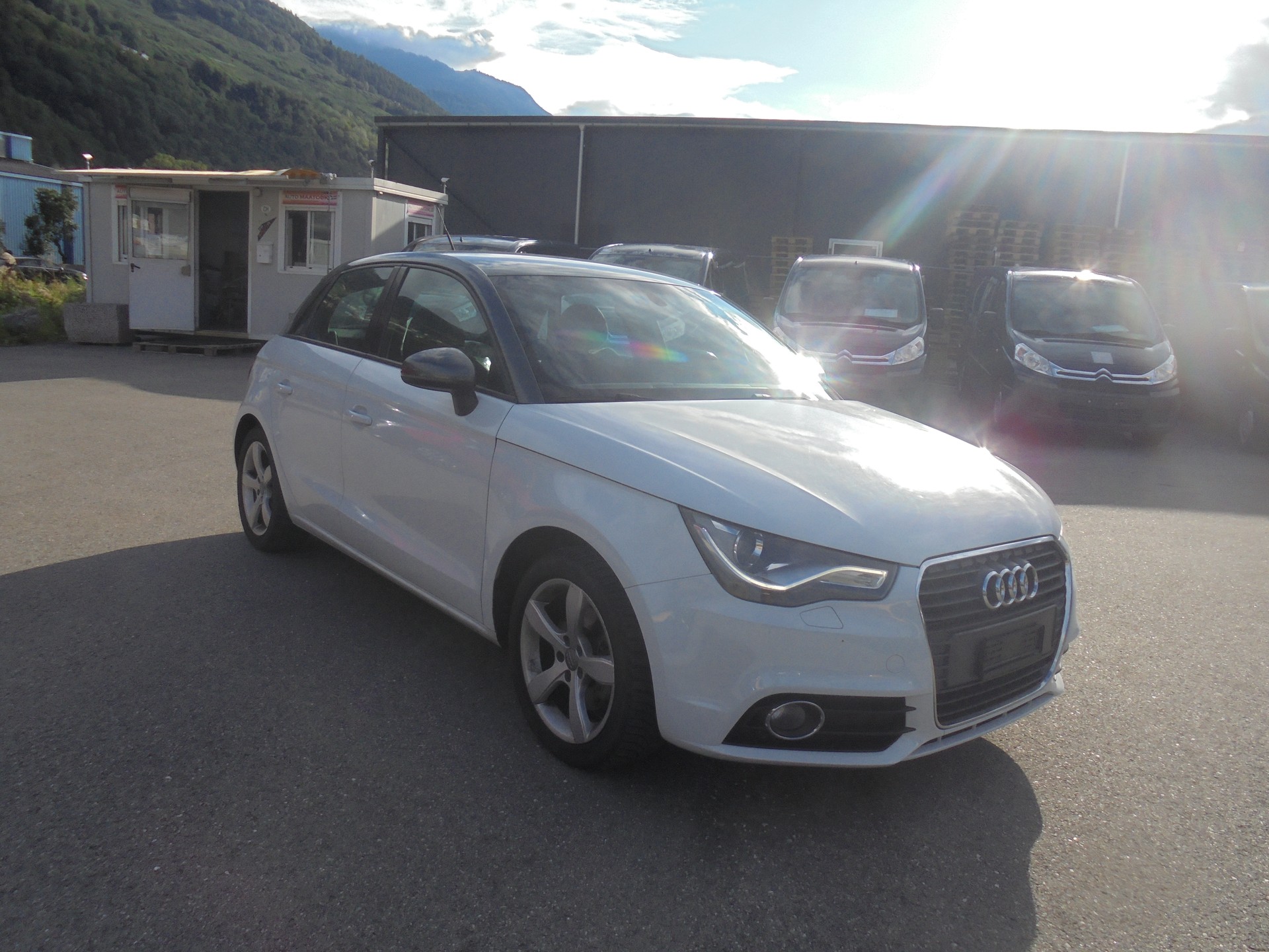 AUDI A1 Sportback 1.4 TFSI Ambition S-tronic-image-2
