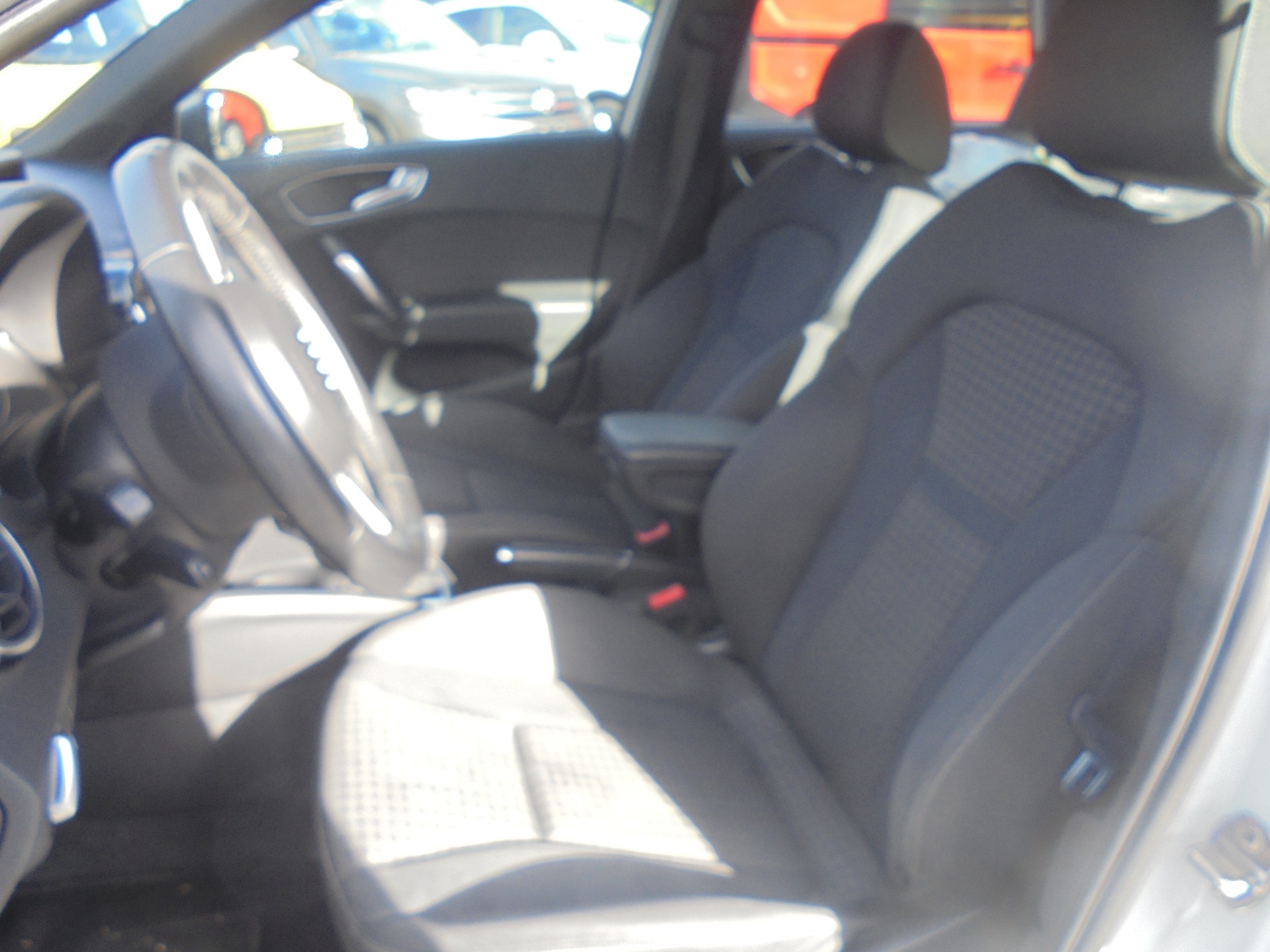 AUDI A1 Sportback 1.4 TFSI Ambition S-tronic-image-7