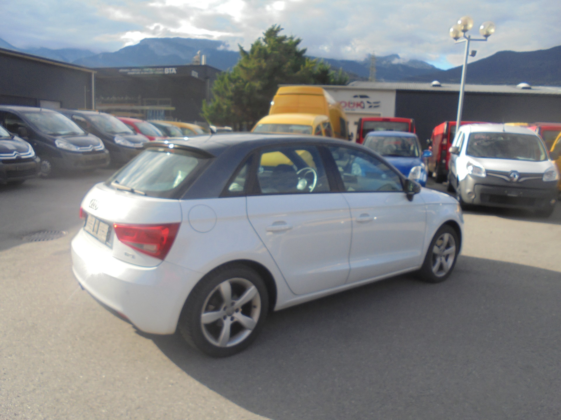 AUDI A1 Sportback 1.4 TFSI Ambition S-tronic-image-3