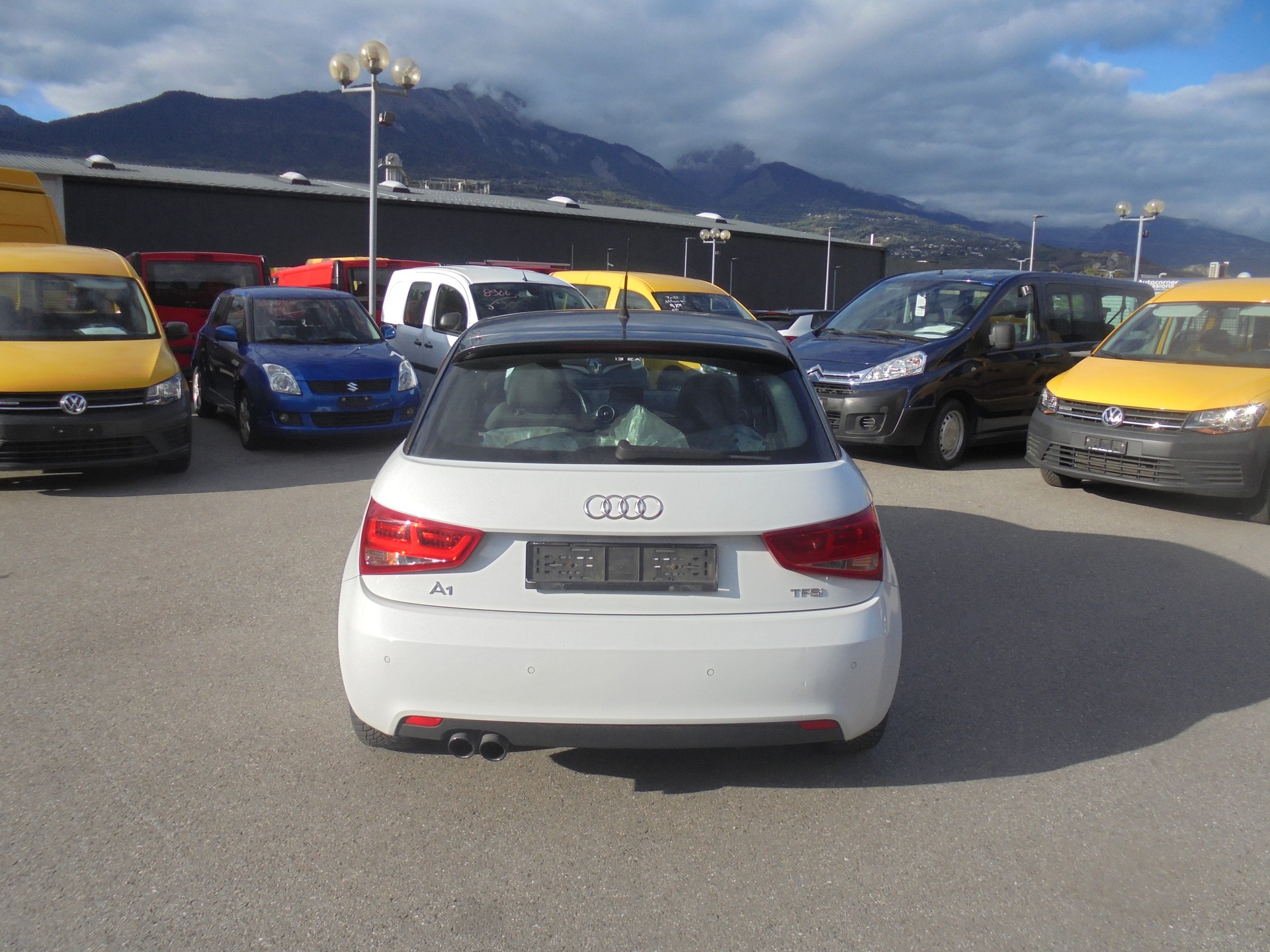 AUDI A1 Sportback 1.4 TFSI Ambition S-tronic-image-4
