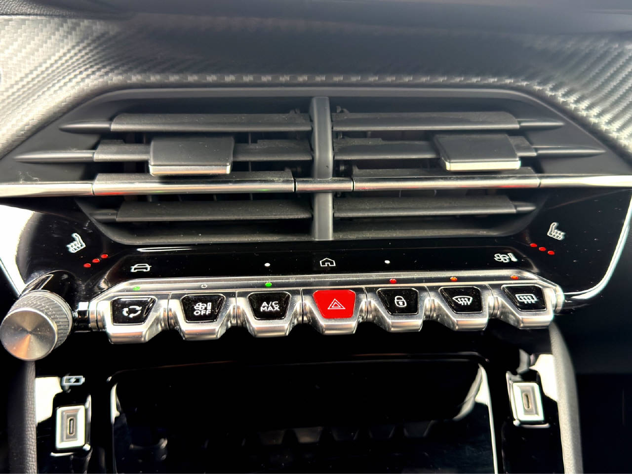 PEUGEOT 2008 e-Allure-image-15
